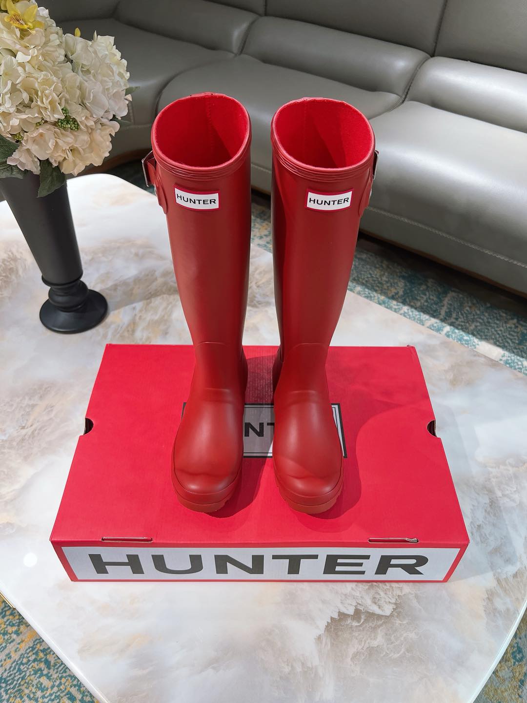 “Bobley Factory: Hunter’s 2024 Rain Boots with British Royal Style”