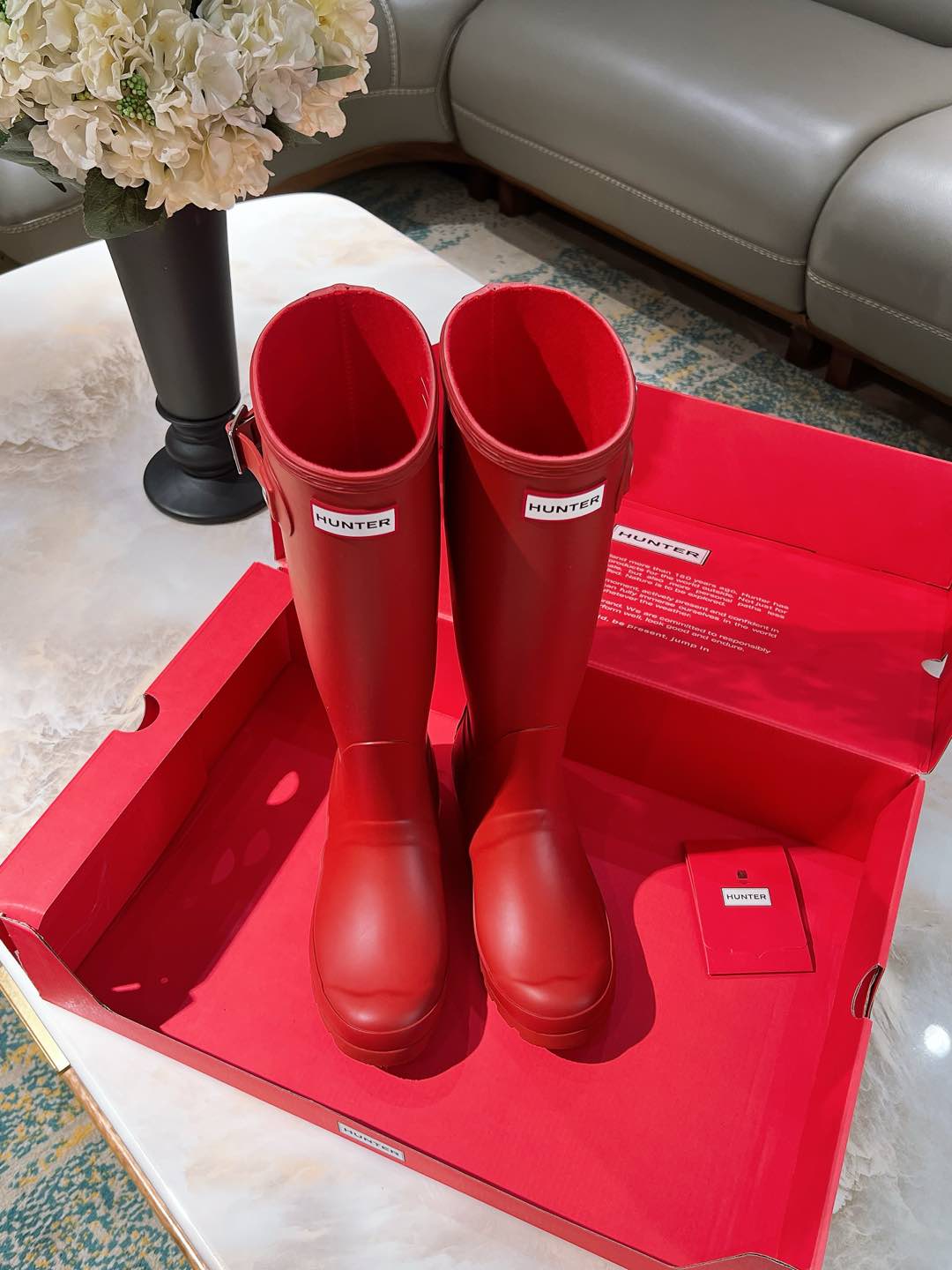 “Bobley Factory: Hunter’s 2024 Rain Boots with British Royal Style” - 图片 5