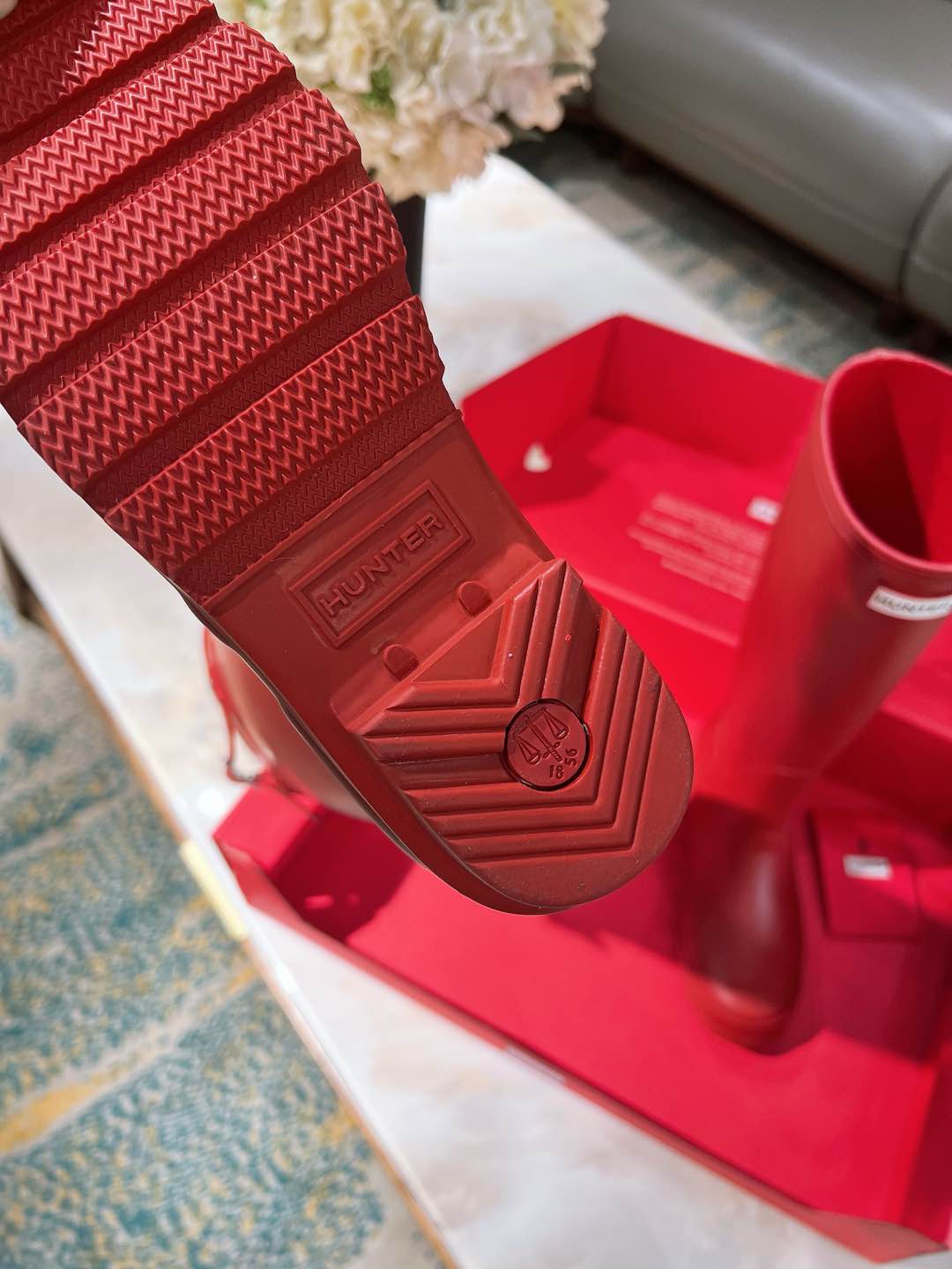 “Bobley Factory: Hunter’s 2024 Rain Boots with British Royal Style” - 图片 6
