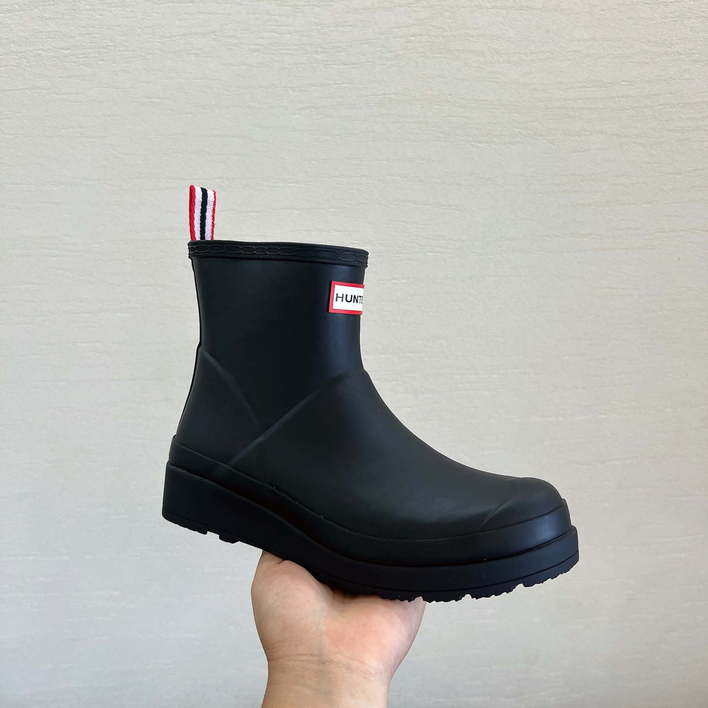 Bobley Factory Introduces $625 Hunter 2025 Long Rain Boots with Classic British Design - 图片 2