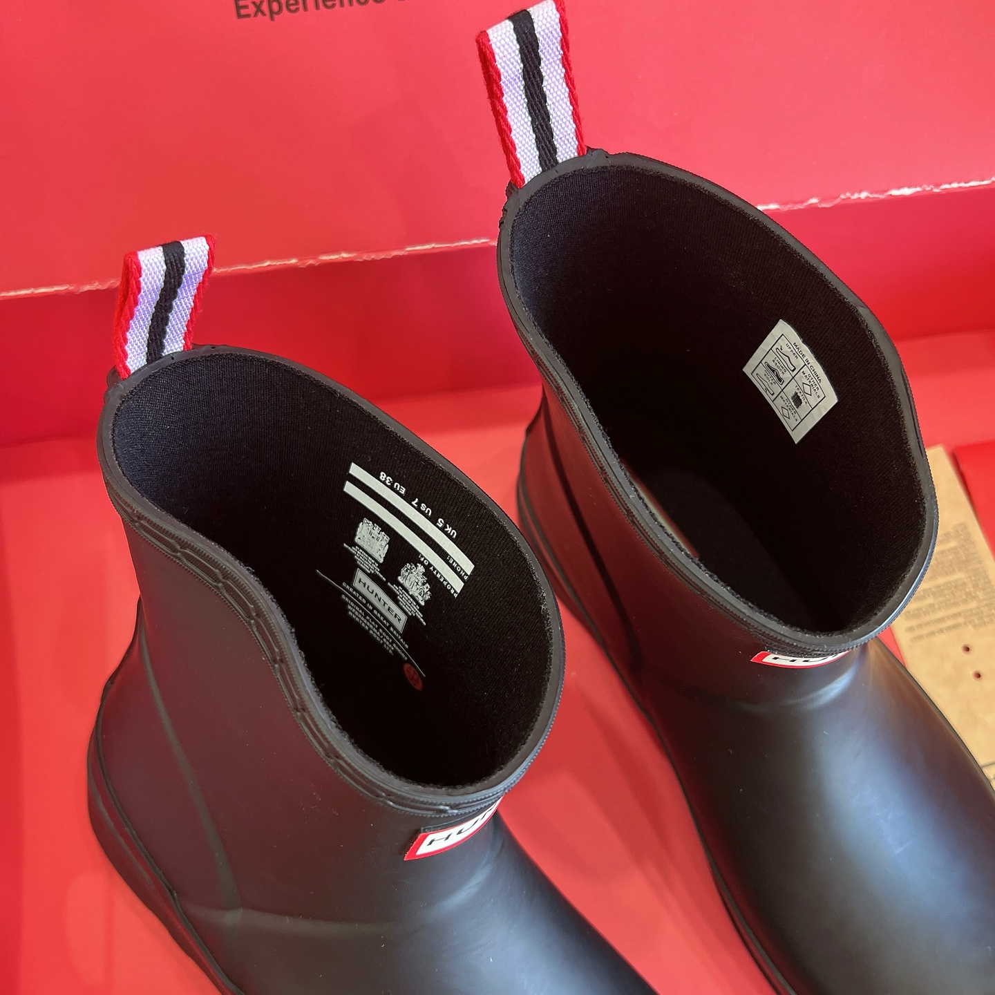 Bobley Factory Introduces $625 Hunter 2025 Long Rain Boots with Classic British Design - 图片 6