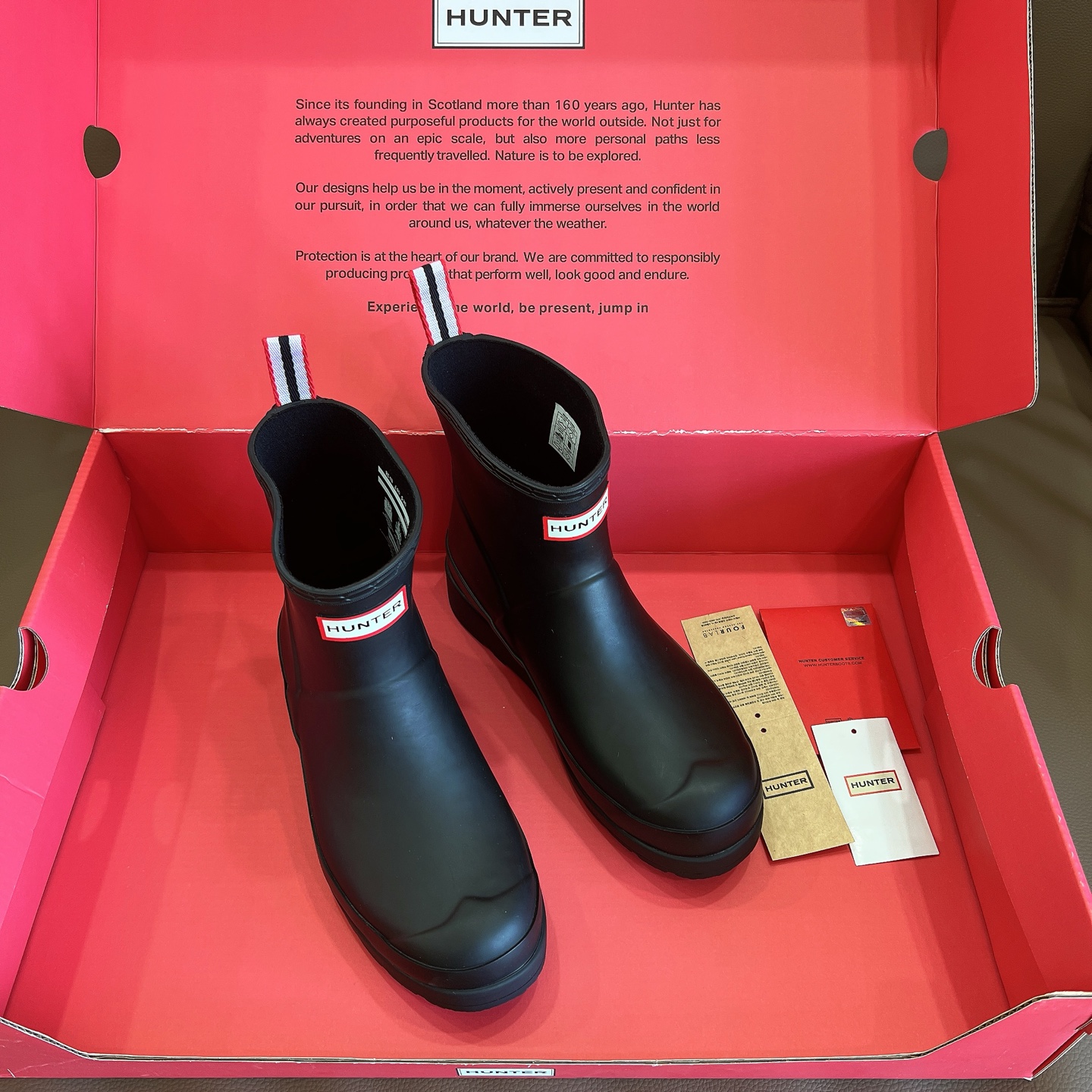 Bobley Factory Introduces $625 Hunter 2025 Long Rain Boots with Classic British Design - 图片 7