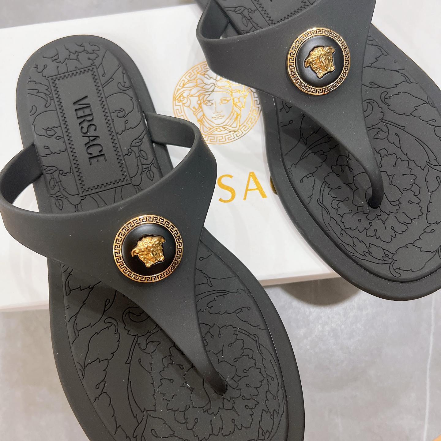 Title: Sanctuary Recreational Trailers: Luxurious Fashion Shoes, Logo Design, Imported Film. Factory price $312. Couple sizes 35-41. - 图片 4