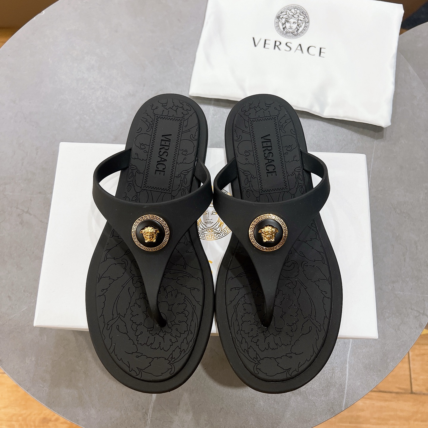 Title: Sanctuary Recreational Trailers: Luxurious Fashion Shoes, Logo Design, Imported Film. Factory price $312. Couple sizes 35-41. - 图片 1
