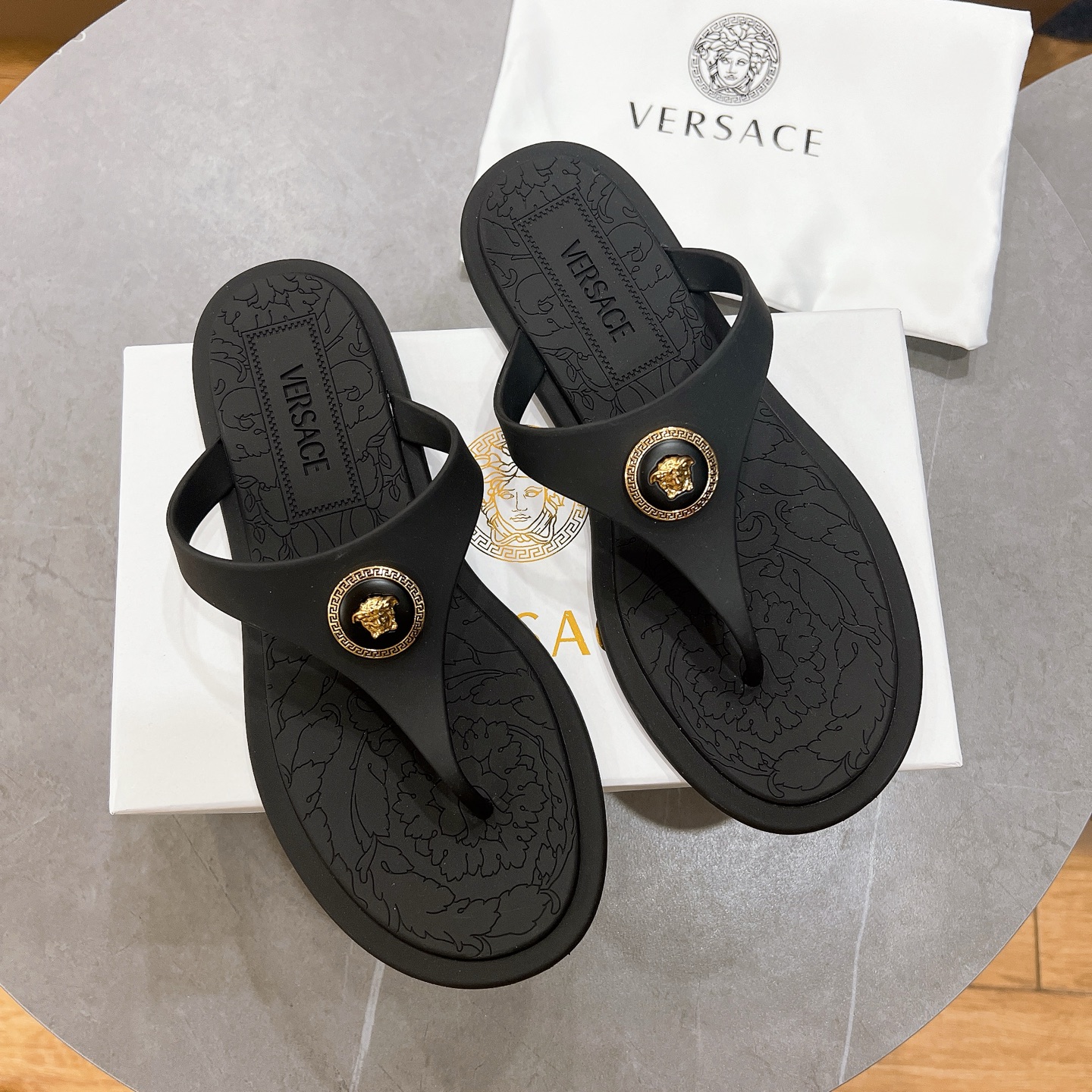 Title: Sanctuary Recreational Trailers: Luxurious Fashion Shoes, Logo Design, Imported Film. Factory price $312. Couple sizes 35-41. - 图片 2