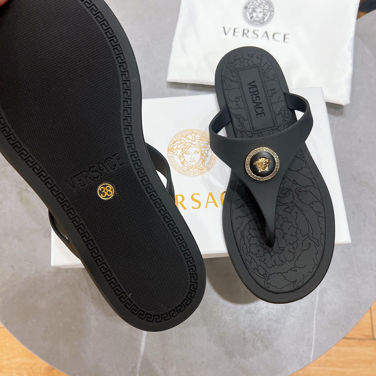 Title: Sanctuary Recreational Trailers: Luxurious Fashion Shoes, Logo Design, Imported Film. Factory price $312. Couple sizes 35-41. - 图片 8