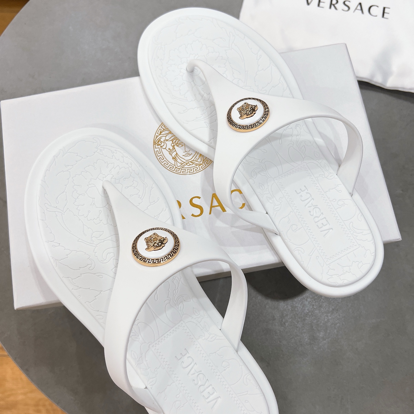 Title: Sanctuary Recreational Trailers with Imported Film and Luxury Design, $312 Factory Price for Sizes 35-41 Summary: Factory-priced luxury trailers with imported film, logo design, and - 图片 7