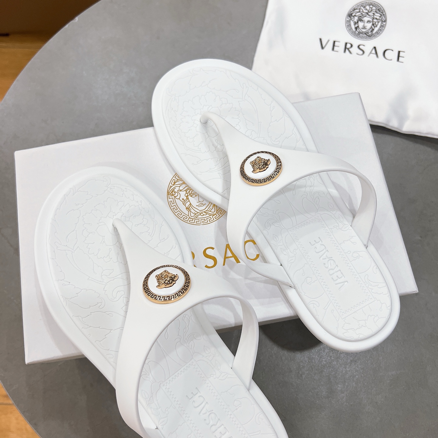 Title: Sanctuary Recreational Trailers with Imported Film and Luxury Design, $312 Factory Price for Sizes 35-41 Summary: Factory-priced luxury trailers with imported film, logo design, and - 图片 6