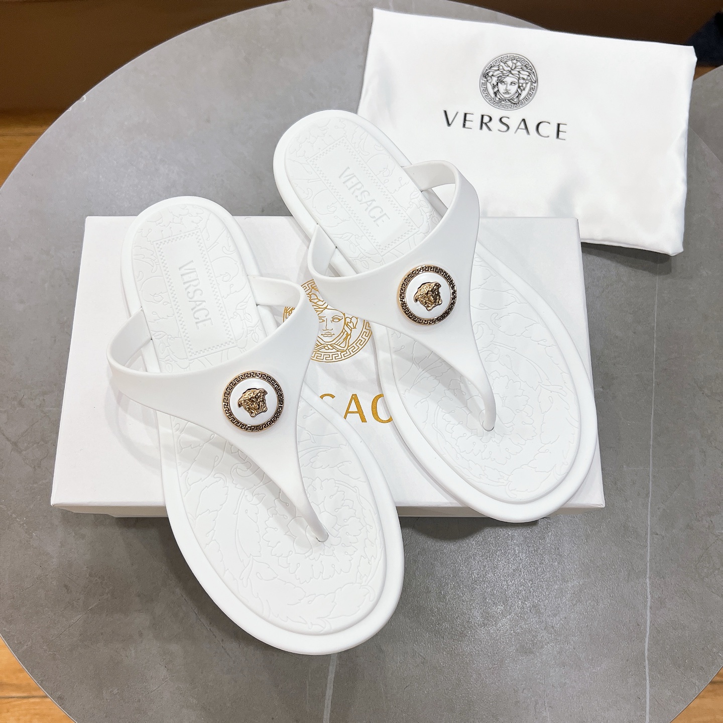 Title: Sanctuary Recreational Trailers with Imported Film and Luxury Design, $312 Factory Price for Sizes 35-41 Summary: Factory-priced luxury trailers with imported film, logo design, and - 图片 2