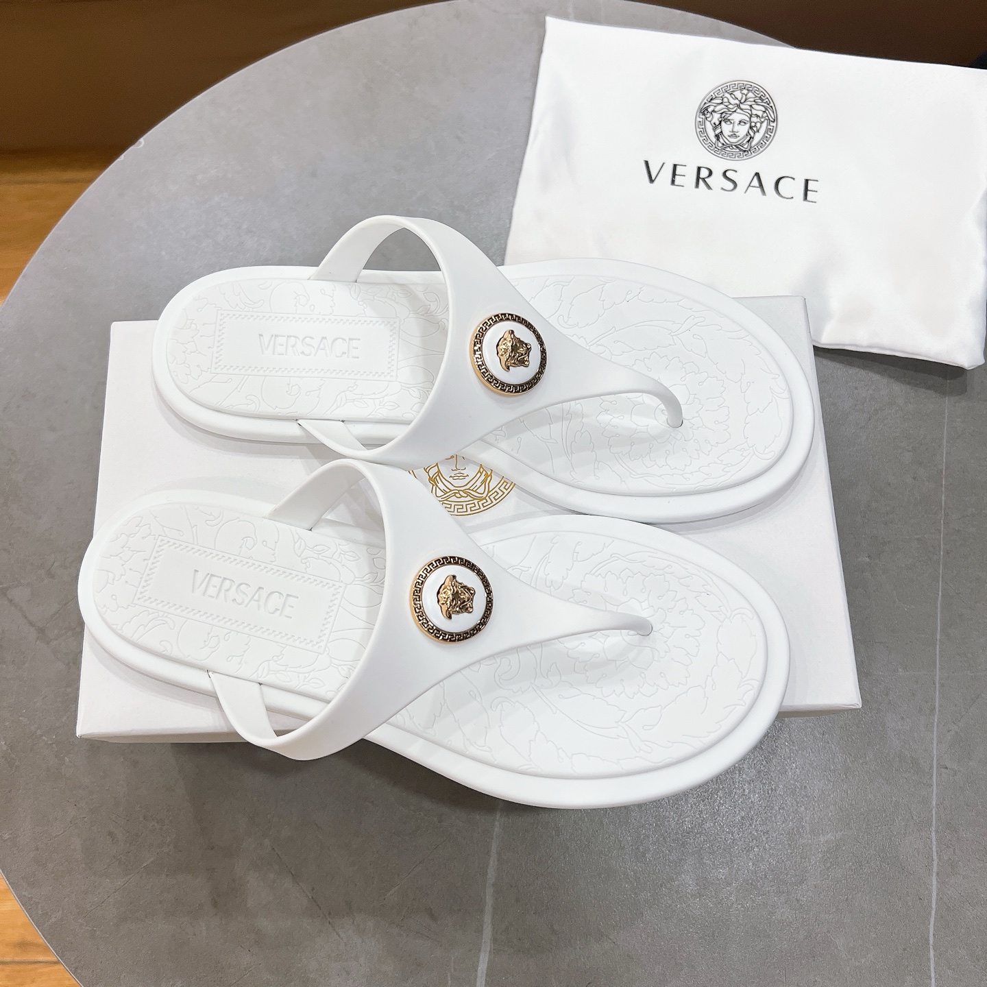 Title: Sanctuary Recreational Trailers with Imported Film and Luxury Design, $312 Factory Price for Sizes 35-41 Summary: Factory-priced luxury trailers with imported film, logo design, and - 图片 5