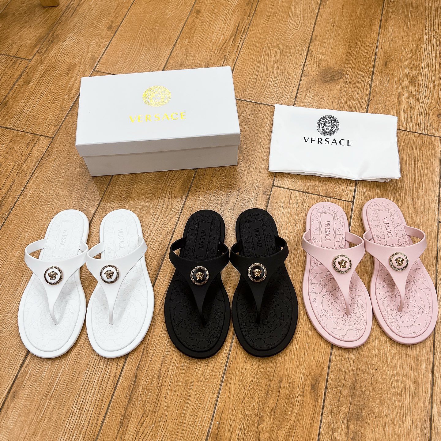 Title: Sanctuary Recreational Trailers: Luxurious Fashion Shoes, Logo Design, Imported Film. Factory price $312. Couple sizes 35-41. - 图片 9
