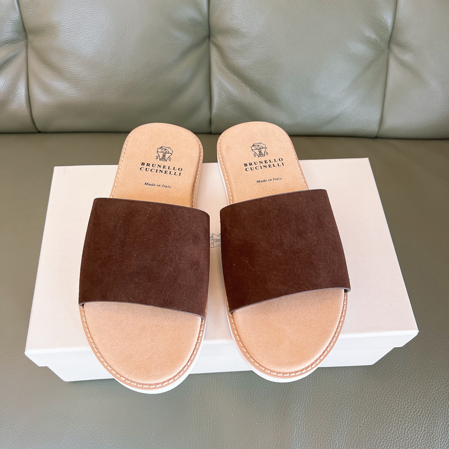 _dWh9sqr9-4GXMc74i6UDI8NCbXa4VDwsVg0i_0A