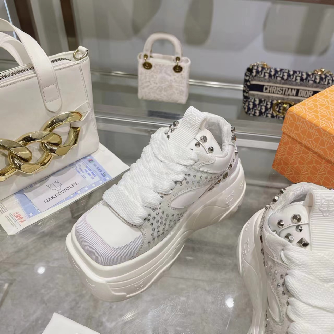 New NAKEEDWOLFE 2023 Collection: Comfortable Broad-Legged Jeans with Heeled Shoes - 图片 5