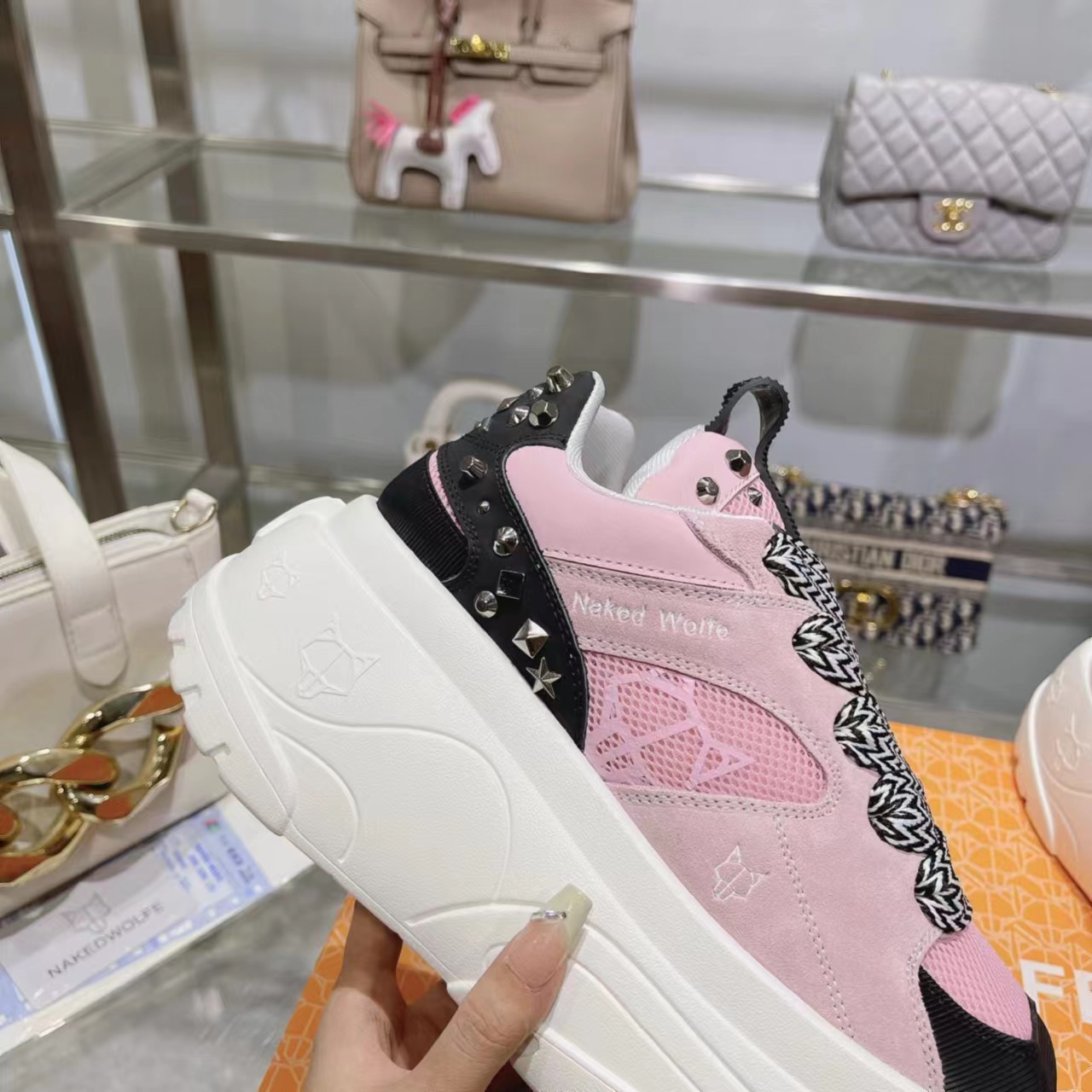 New NAKEEDWOLFE Shoes 2023 Collection: Comfortable, Stylish, and Lightweight with Oxen Skin - 图片 9