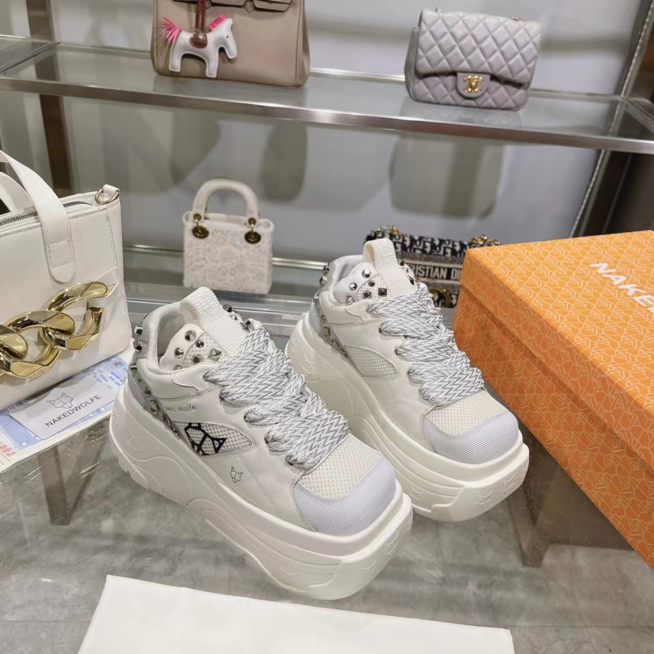 New NAKEEDWOLFE Collection 2023: Comfortable, Stylish Heeled Shoes for Petite Women - 图片 5