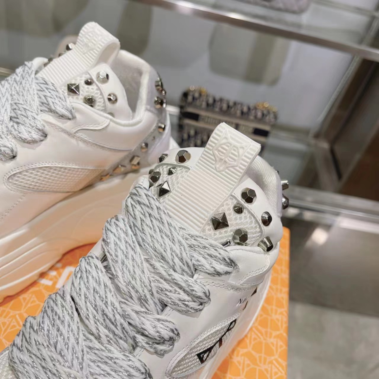 New NAKEEDWOLFE Collection 2023: Comfortable, Stylish Heeled Shoes for Petite Women - 图片 7