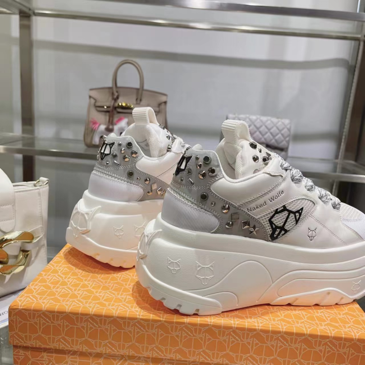 New NAKEEDWOLFE Collection 2023: Comfortable, Stylish Heeled Shoes for Petite Women - 图片 9