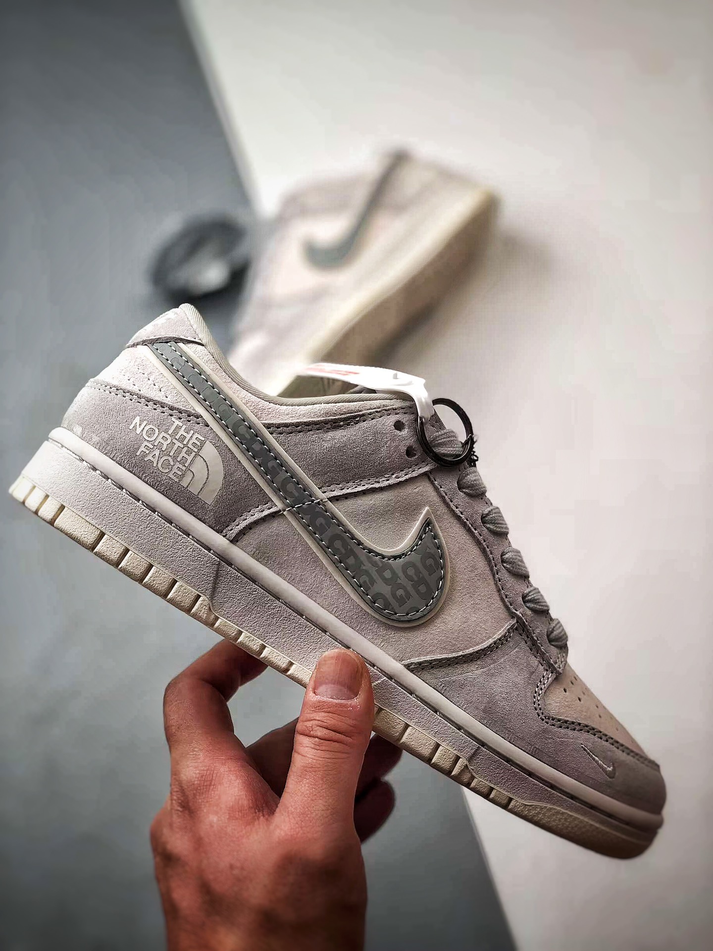 CX专供 毒版公司货 【NK】 NK Dunk Low Retro "DIY高端定制" 北面CDG米灰反光钩 低帮休闲运动板鞋 原装头层材料 用料绝不含糊 独家版型蒸餾加工帶來的是更好的视觉和脚感体验 清洁度 电绣工艺 皮料切割干净无任何毛边 细节完美 货号：DQ1098-399 Size：36 36.5 37.5 38 38.5 39 40 40.5 41 42 42.5 43 44 44.5 45