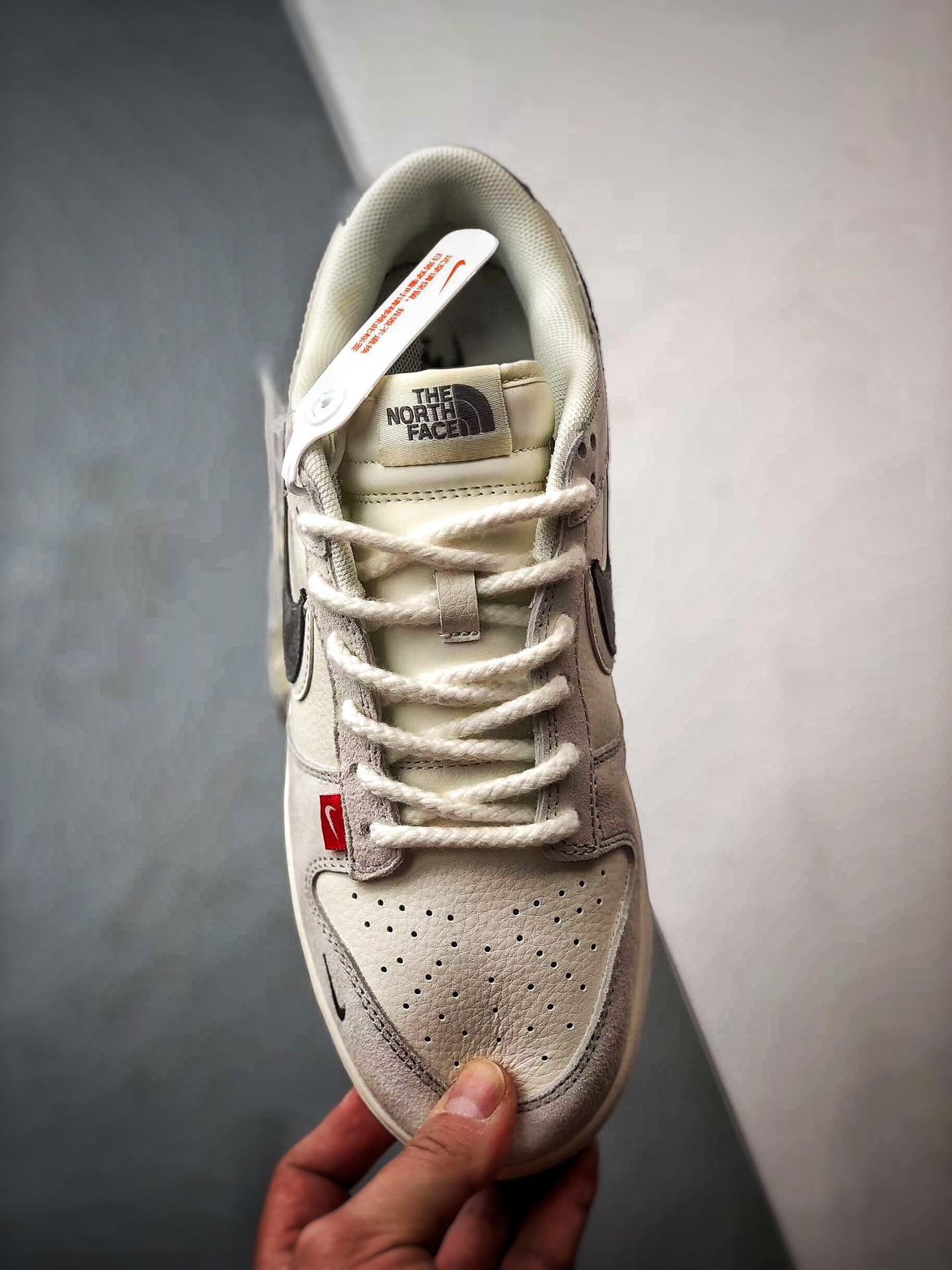 CX专供 OG版公司货 【NK】 NK Dunk Low Retro "DIY高端定制" 北面米白灰双钩 低帮休闲运动板鞋 原装头层材料 用料绝不含糊 独家版型蒸餾加工帶來的是更好的视觉和脚感体验 清洁度 电绣工艺 皮料切割干净无任何毛边 细节完美 货号：SJ1089-009 Size：36 36.5 37.5 38 38.5 39 40 40.5 41 42 42.5 43 44 44.5 45