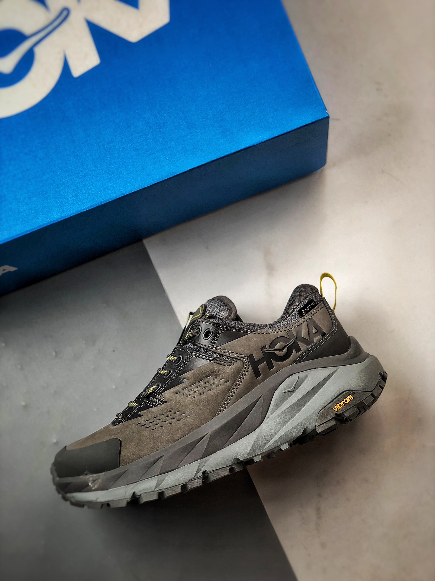 Hoka One One Kaha Low GTX 岩灰色  1118586-CGGS