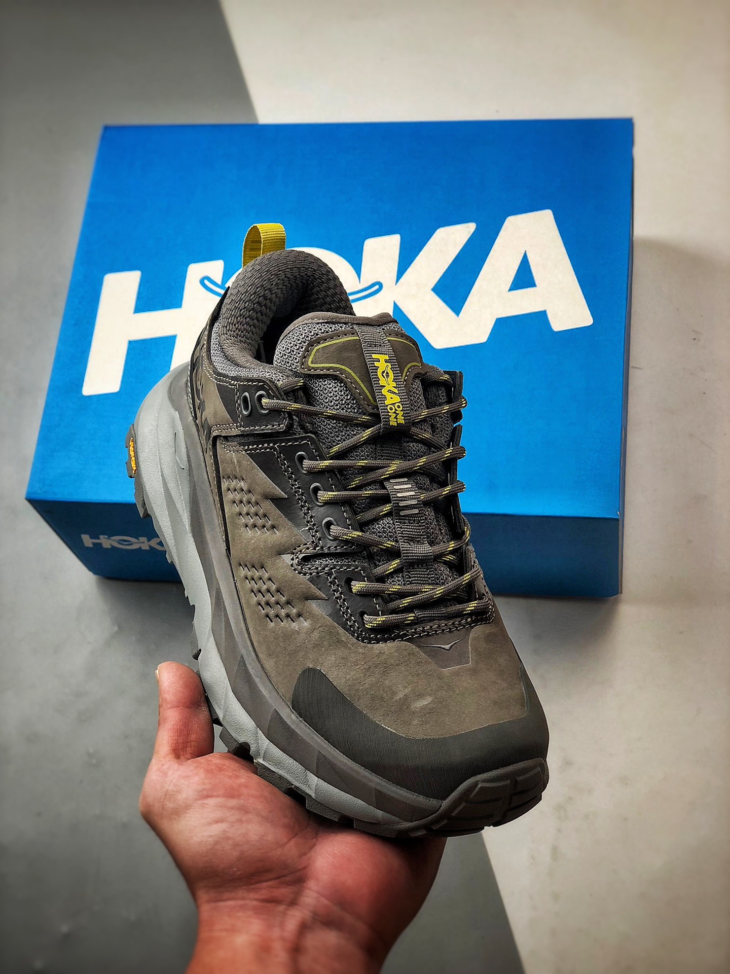 Hoka One One Kaha Low GTX 岩灰色  1118586-CGGS