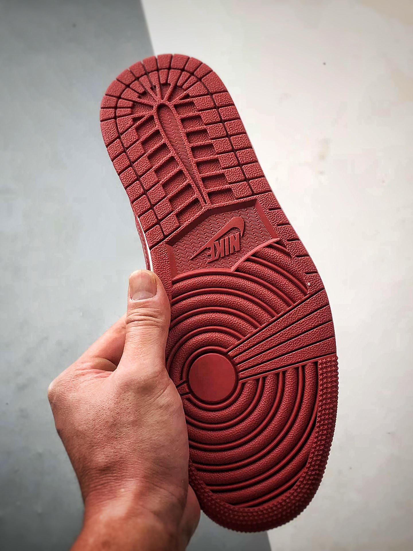 Air Jordan 1 Low OG ”高端定制” 蛇年限定灰红麂皮  XX3318-513