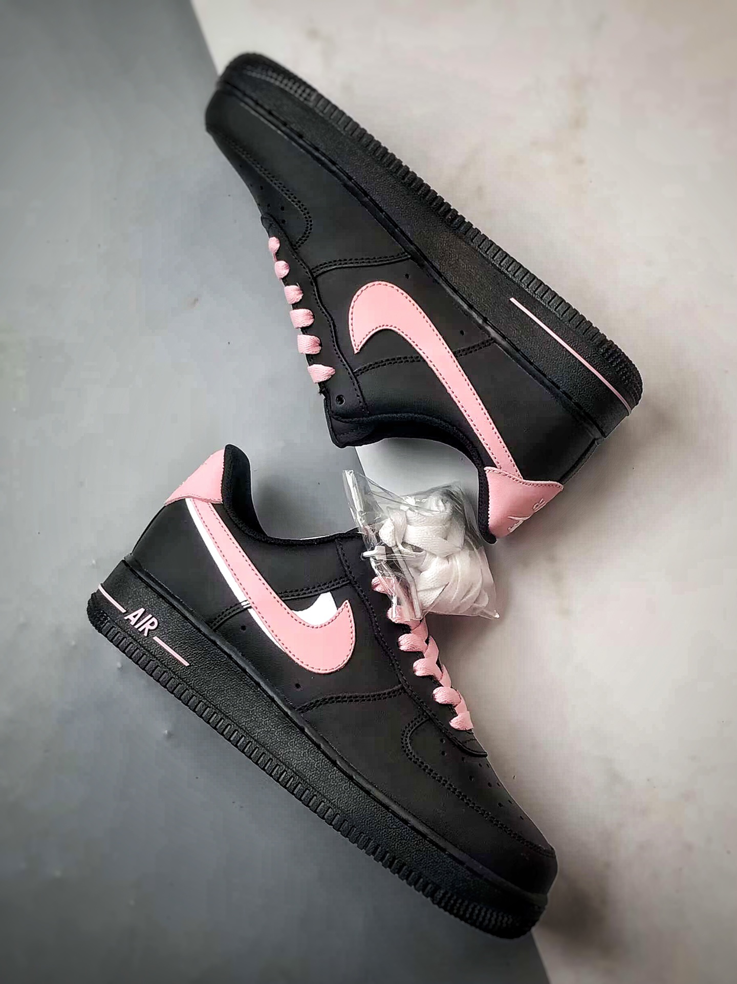 【定制球鞋】Air Force 1 Low 粉色双钩 黑粉 经典休闲运动板鞋  CW2288-028