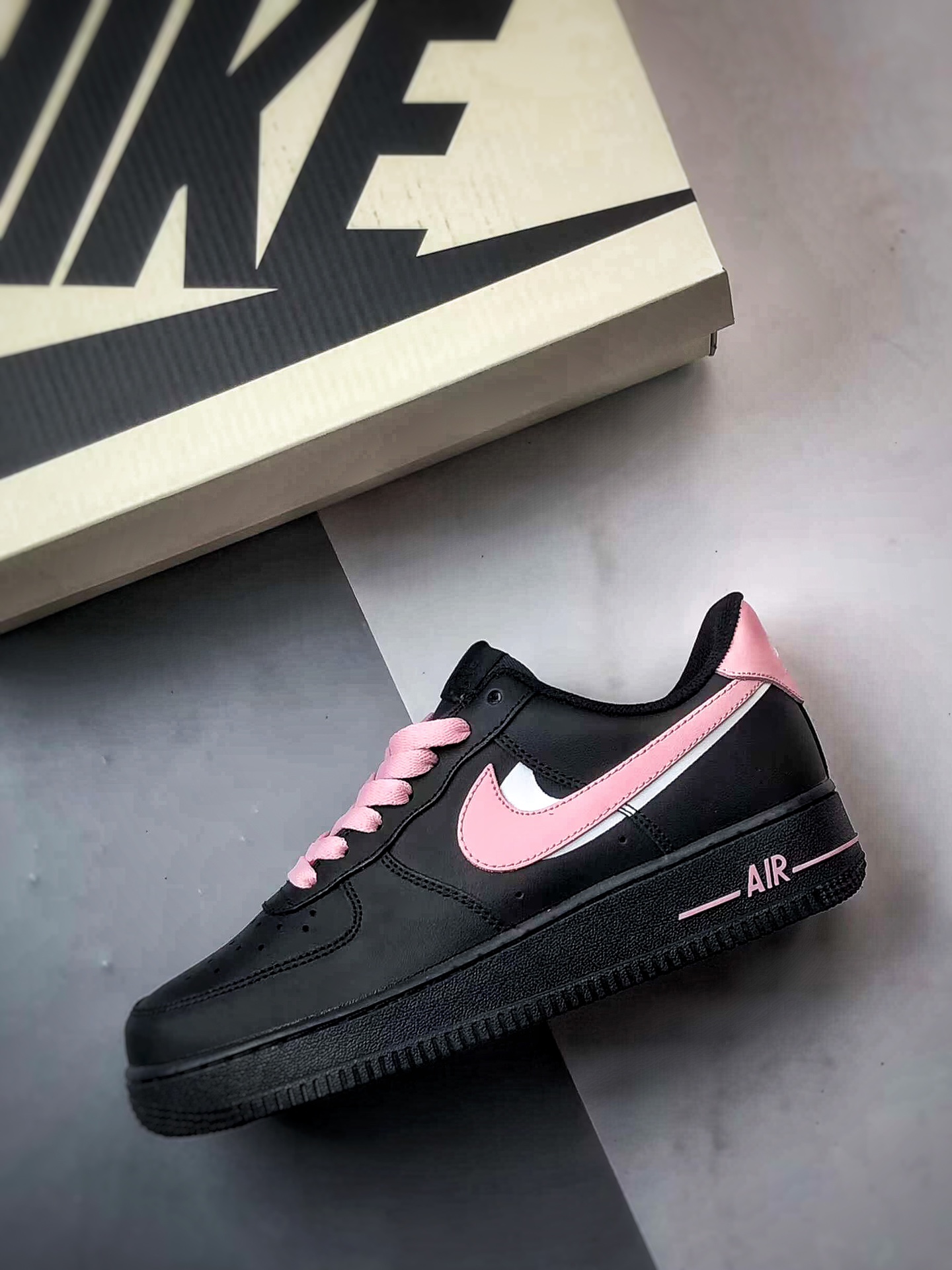 【定制球鞋】Air Force 1 Low 粉色双钩 黑粉 经典休闲运动板鞋  CW2288-028