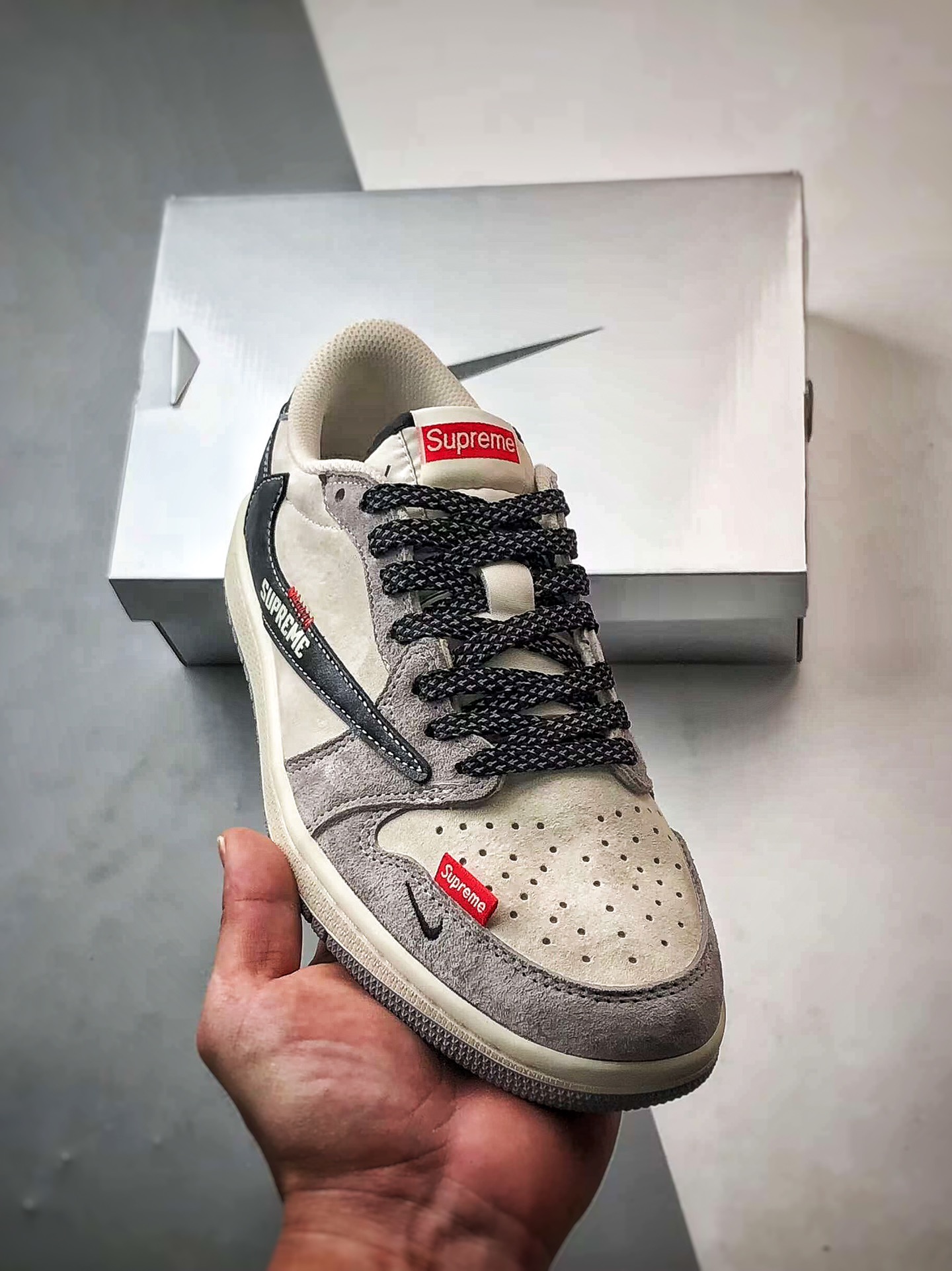 Air Jordan 1 Low OG ”高端定制” Sup麂皮米灰黑倒钩 DM7866-050