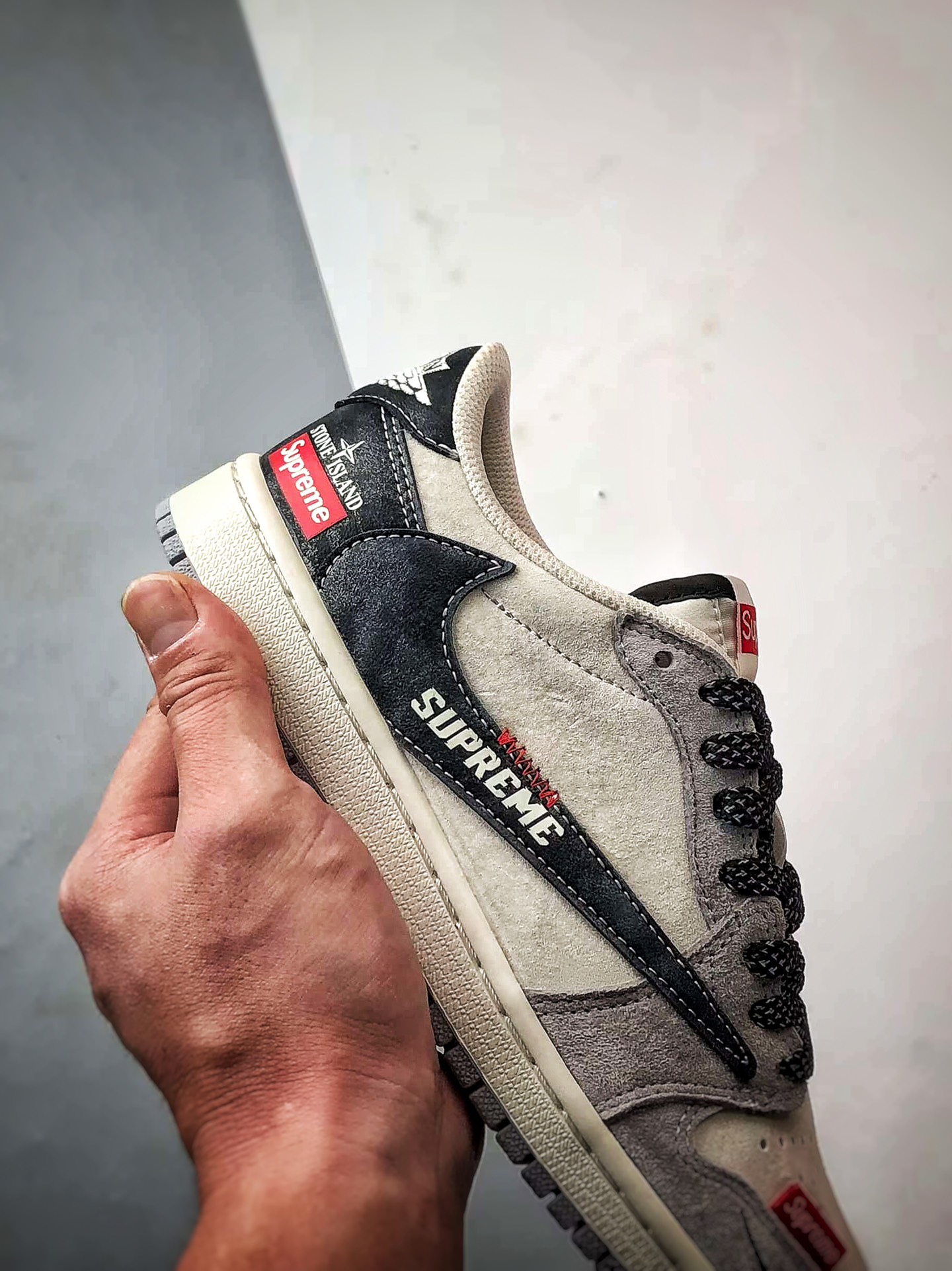 Air Jordan 1 Low OG ”高端定制” Sup麂皮米灰黑倒钩 DM7866-050