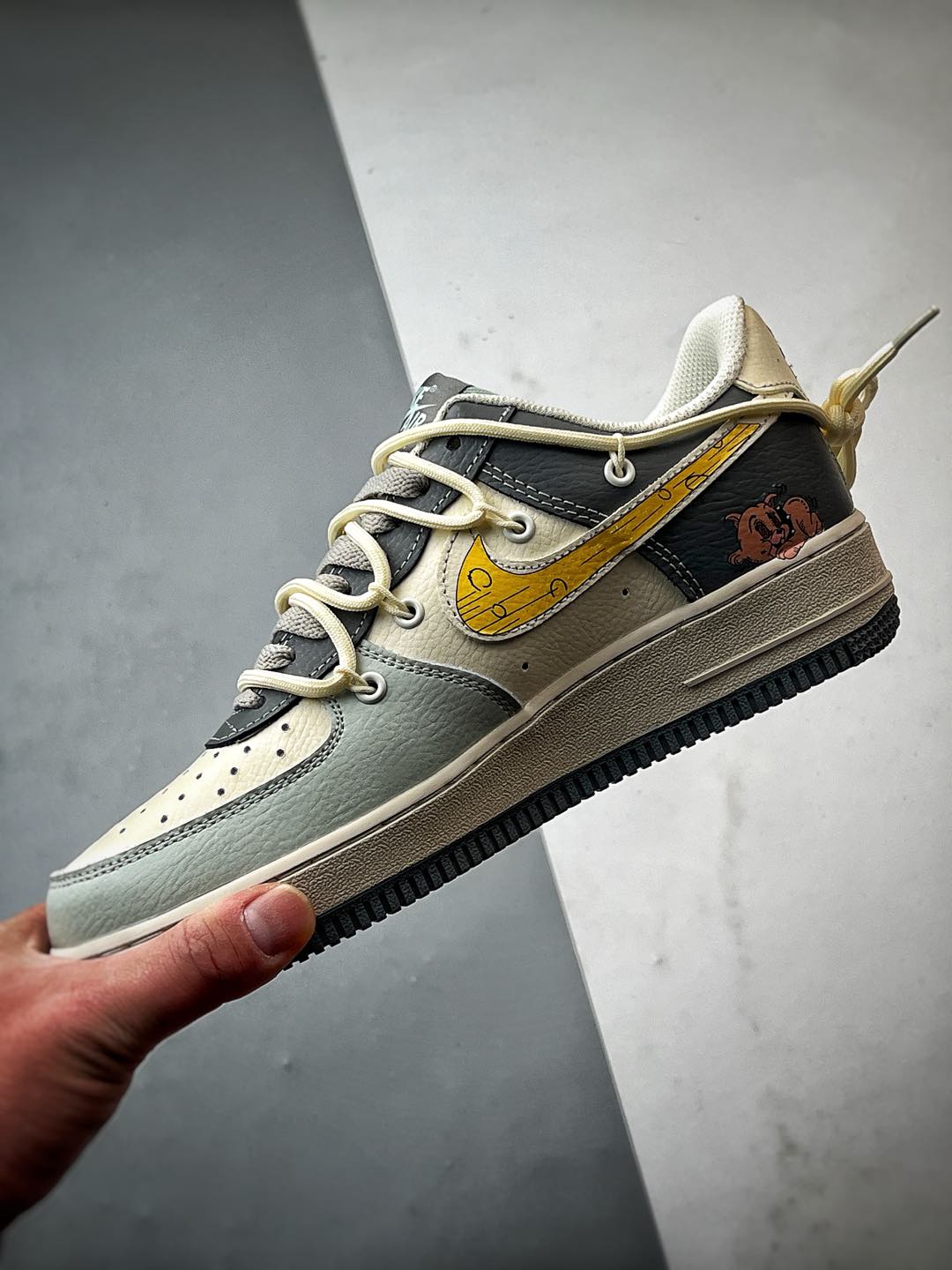 Air Force 1 Low 汤姆和杰瑞抽绳绑带  KS6896-555