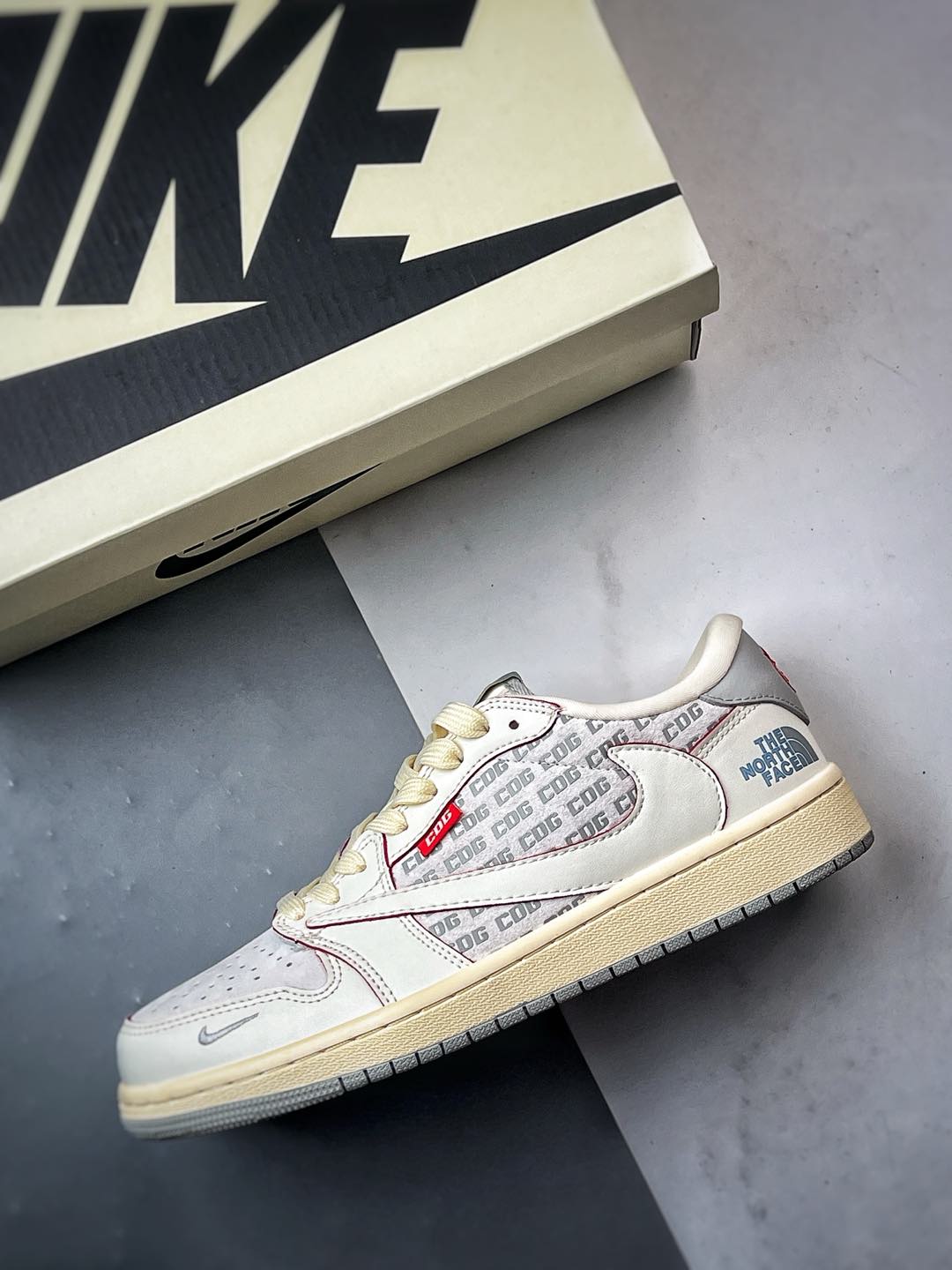 Air Jordan 1 Low OG ”高端定制” 北面米白红线倒钩 AG3702-808