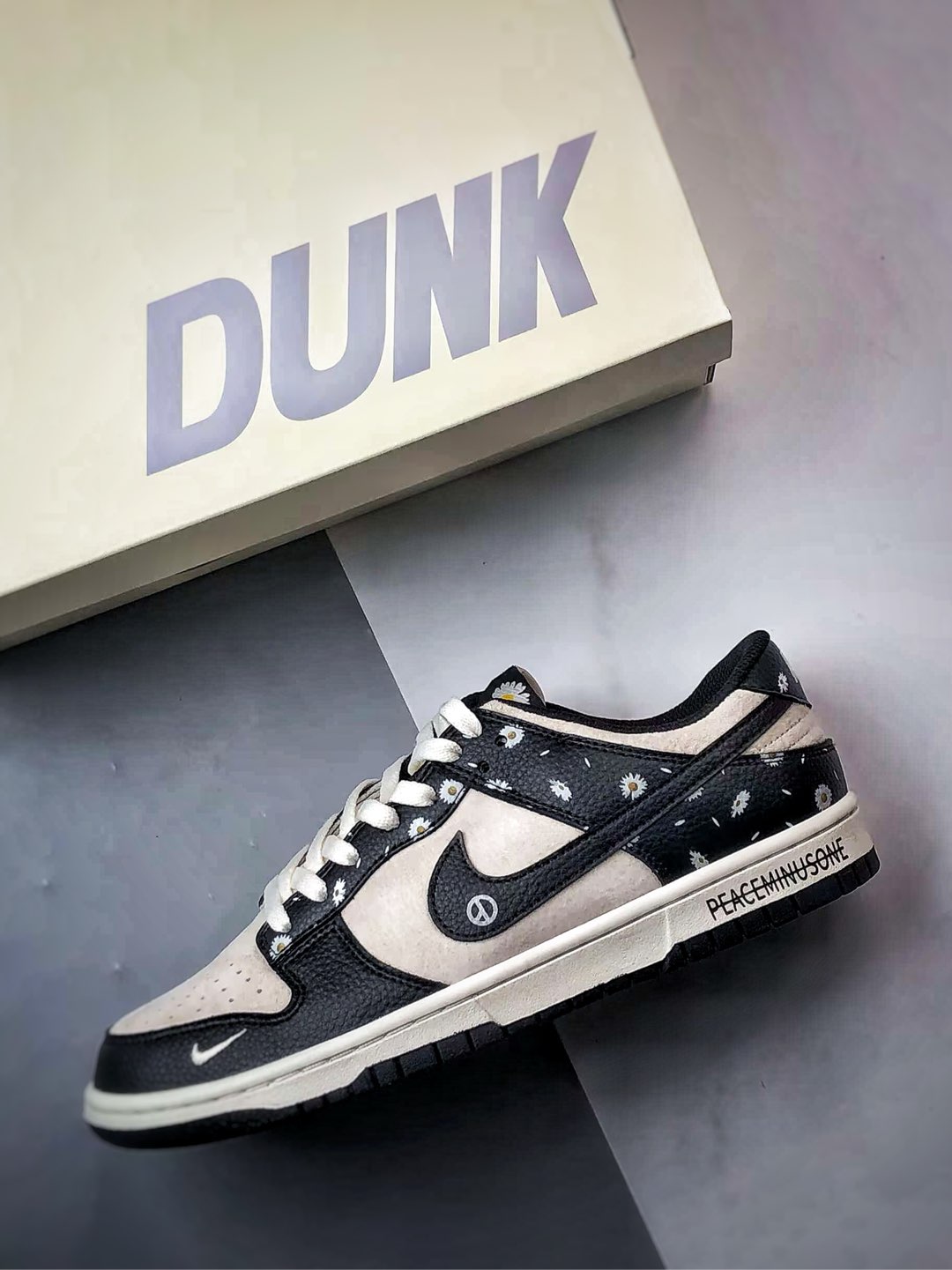 NK Dunk Low Retro ”DIY高端定制” 小雏菊印花米白黑 低帮休闲运动板鞋 DJ2024-069