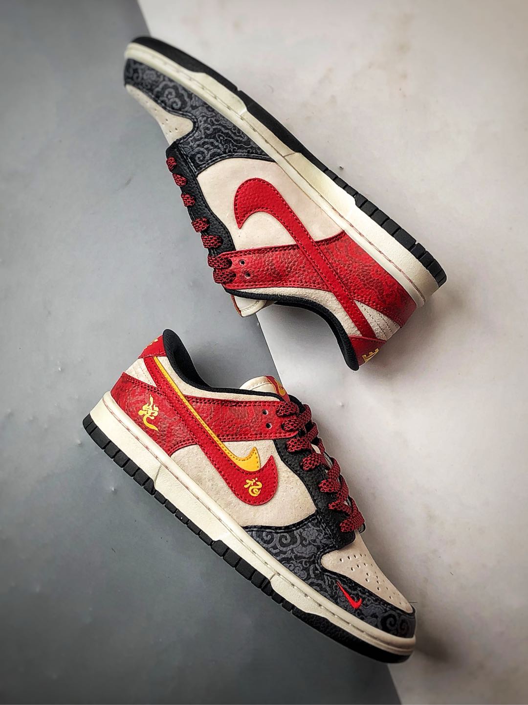 NK Dunk Low Retro ”DIY高端定制” 蛇年暗纹红黄双钩 低帮休闲运动板鞋 DJ2024-080