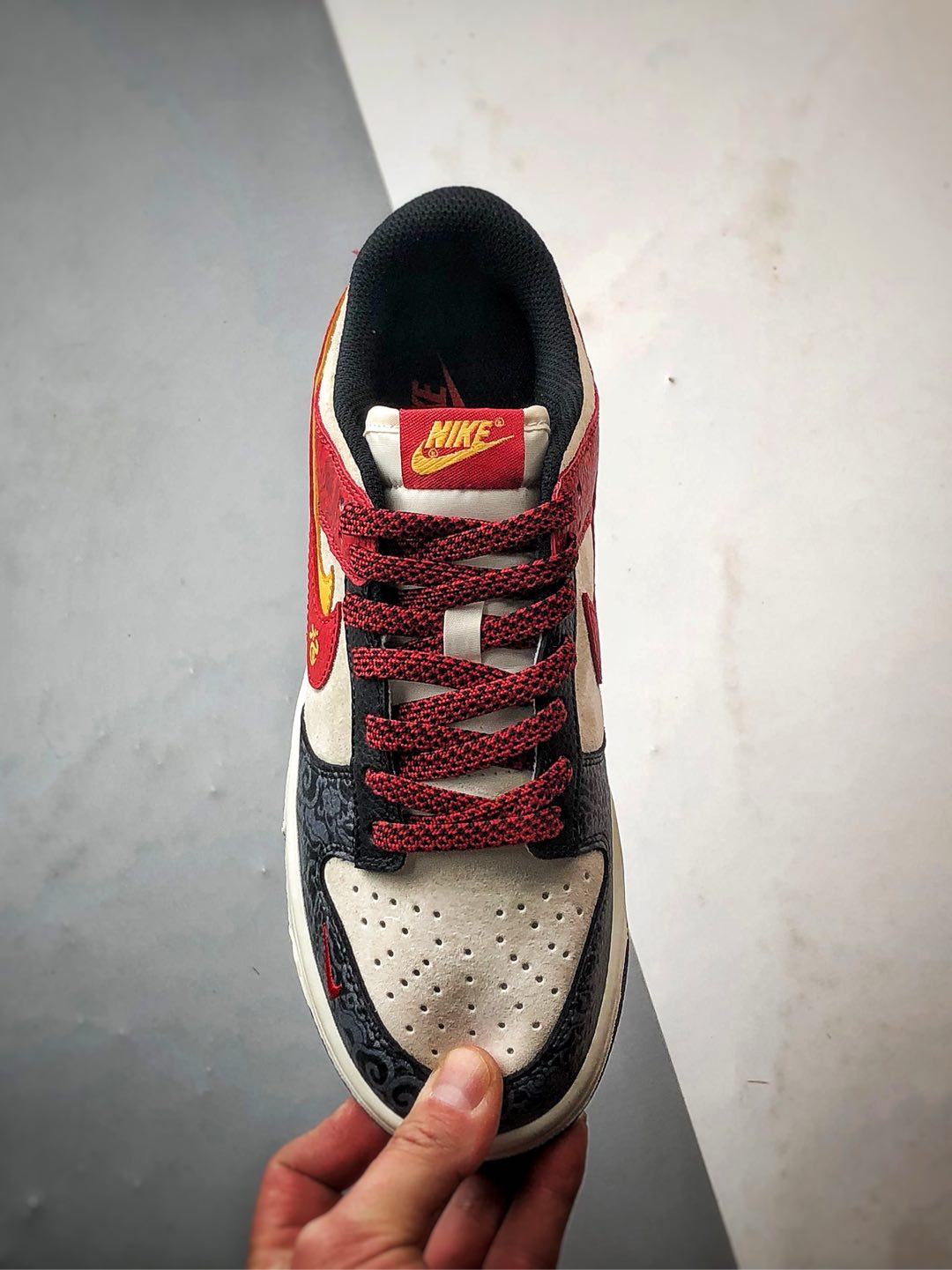 NK Dunk Low Retro ”DIY高端定制” 蛇年暗纹红黄双钩 低帮休闲运动板鞋 DJ2024-080