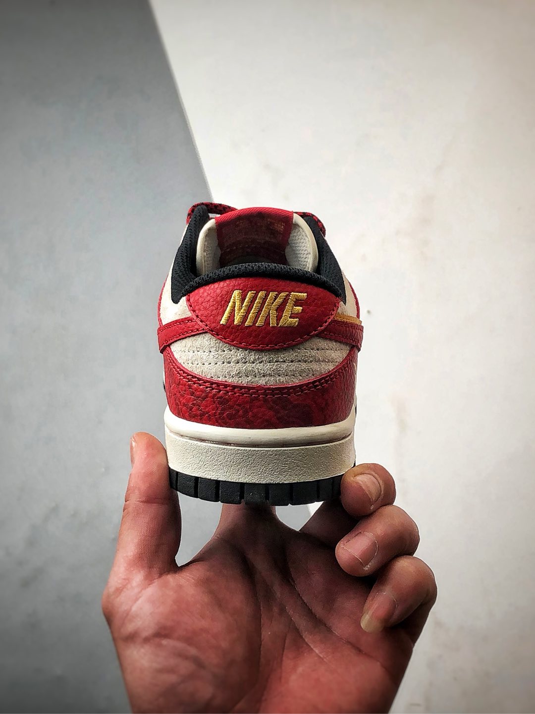 NK Dunk Low Retro ”DIY高端定制” 蛇年暗纹红黄双钩 低帮休闲运动板鞋 DJ2024-080