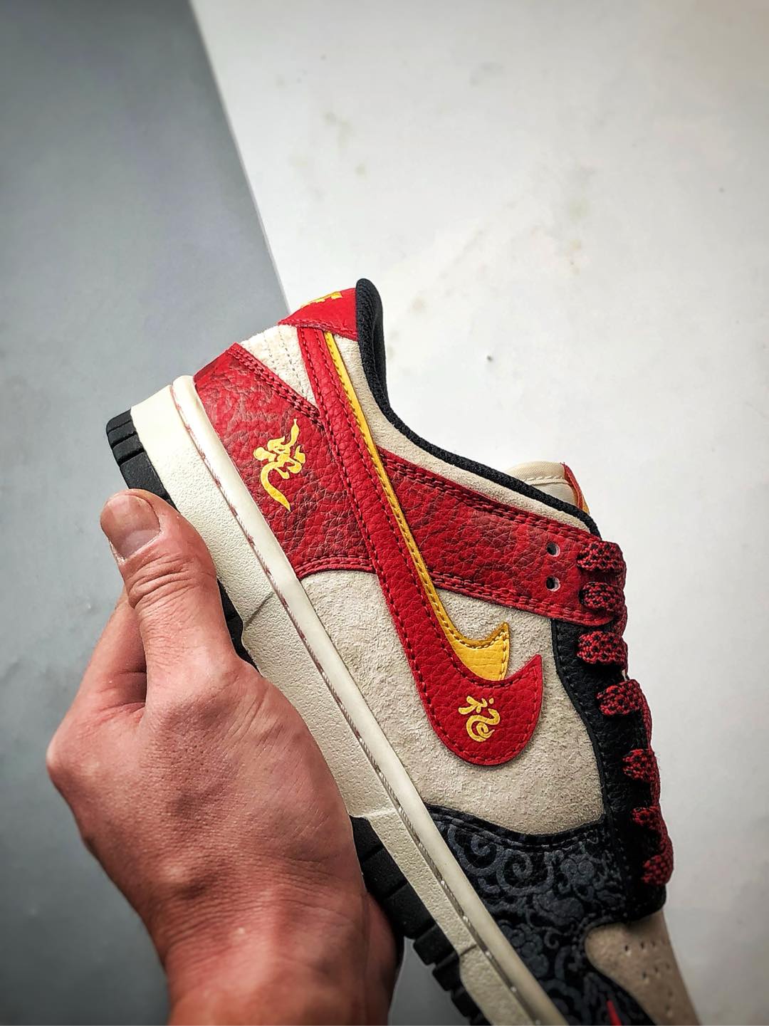 NK Dunk Low Retro ”DIY高端定制” 蛇年暗纹红黄双钩 低帮休闲运动板鞋 DJ2024-080