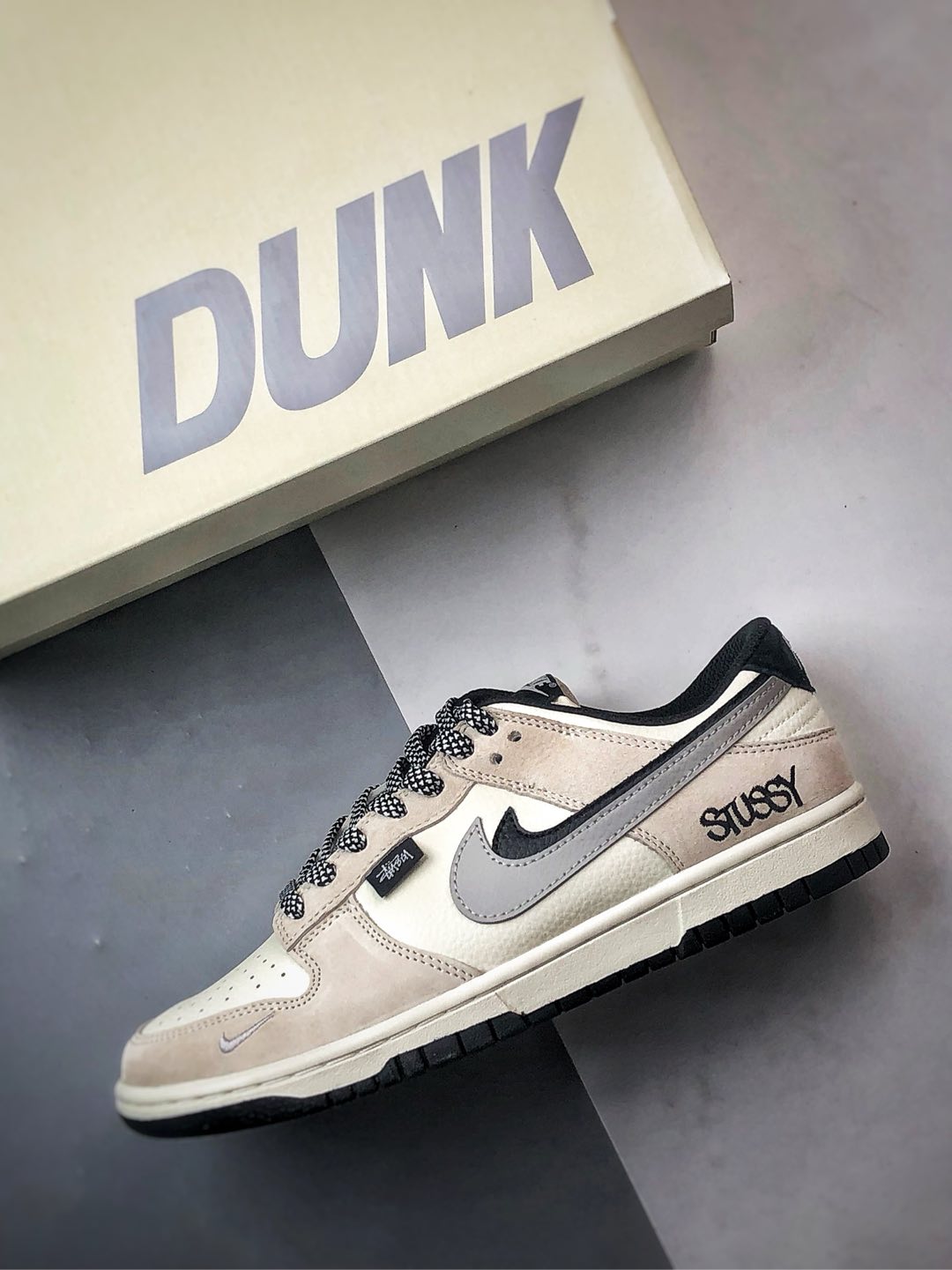 NK Dunk Low Retro ”DIY高端定制” 斯图西米灰黑双钩 低帮休闲运动板鞋 DJ2024-061