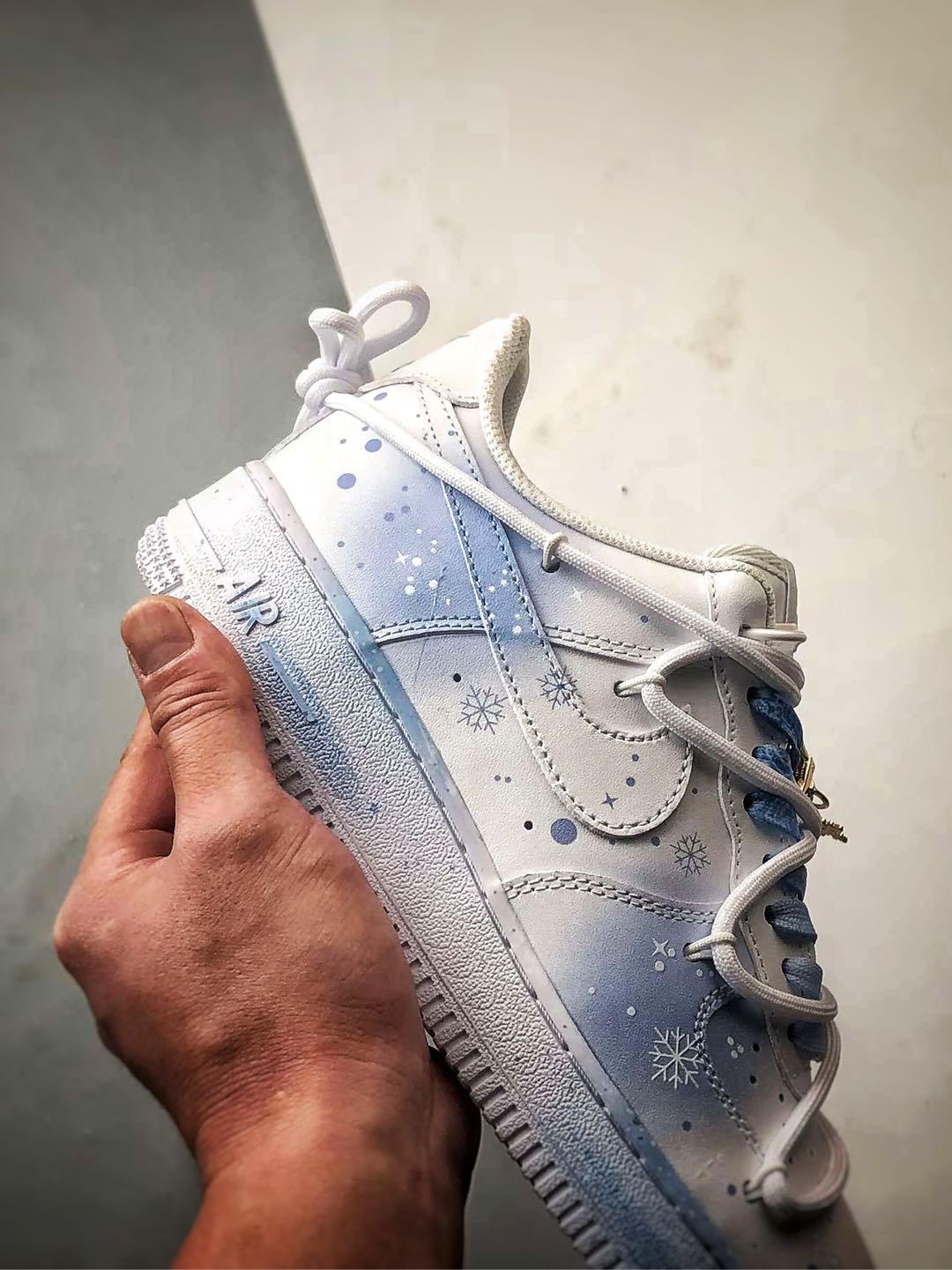 【定制球鞋】Air Force 1 Low 圣诞瓢雪 蓝白抽绳绑带 经典休闲运动板鞋  ZH0316-057
