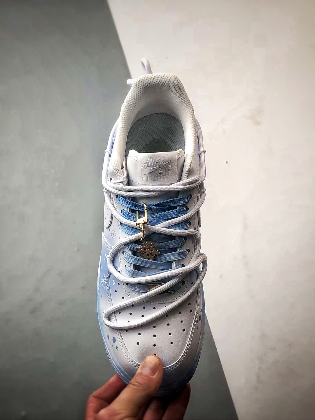 【定制球鞋】Air Force 1 Low 圣诞瓢雪 蓝白抽绳绑带 经典休闲运动板鞋  ZH0316-057