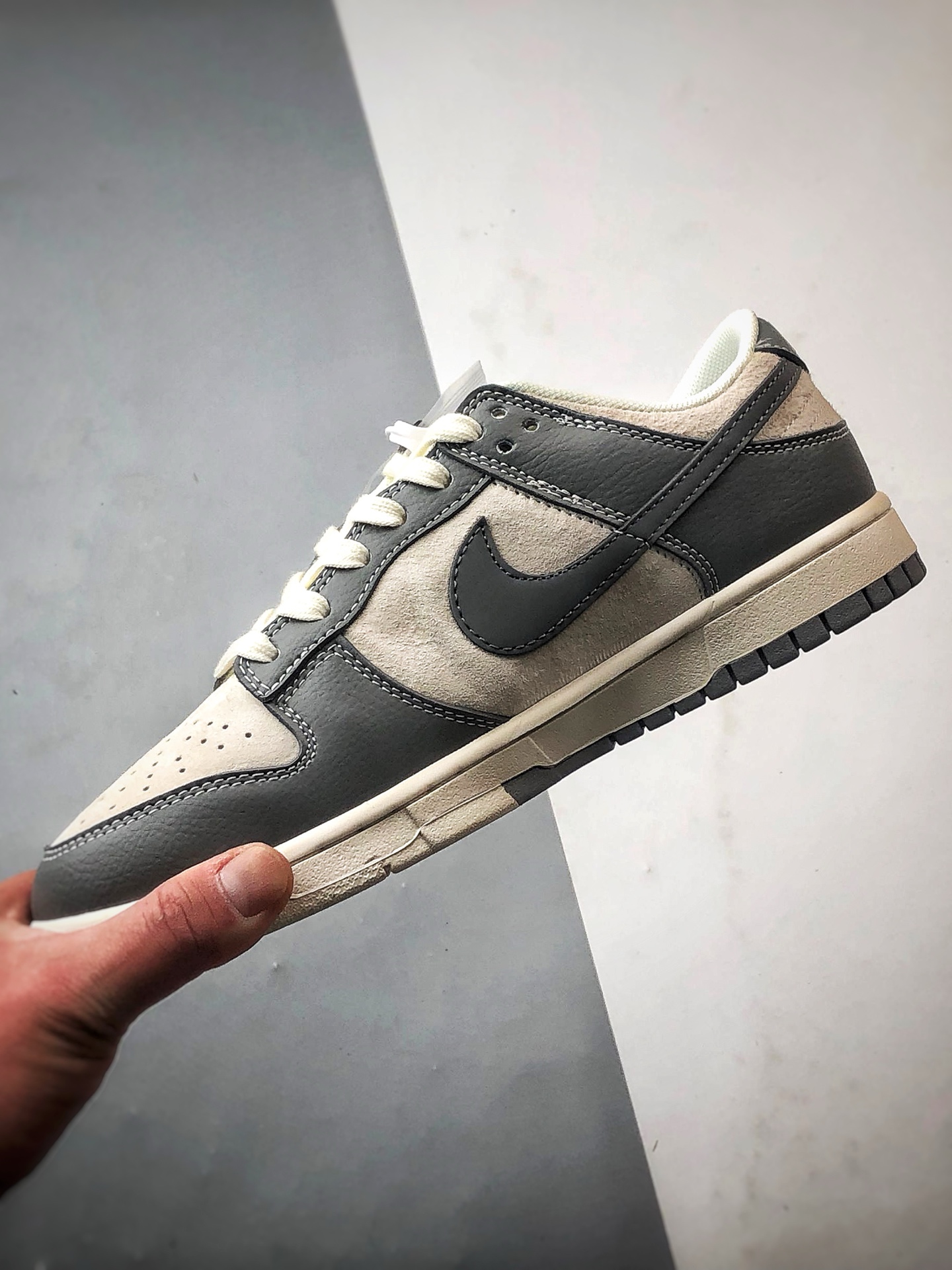 NK Dunk Low Retro ”DIY高端定制” 斯图西涂鸦灰钩 低帮休闲运动板鞋  DM6868-024