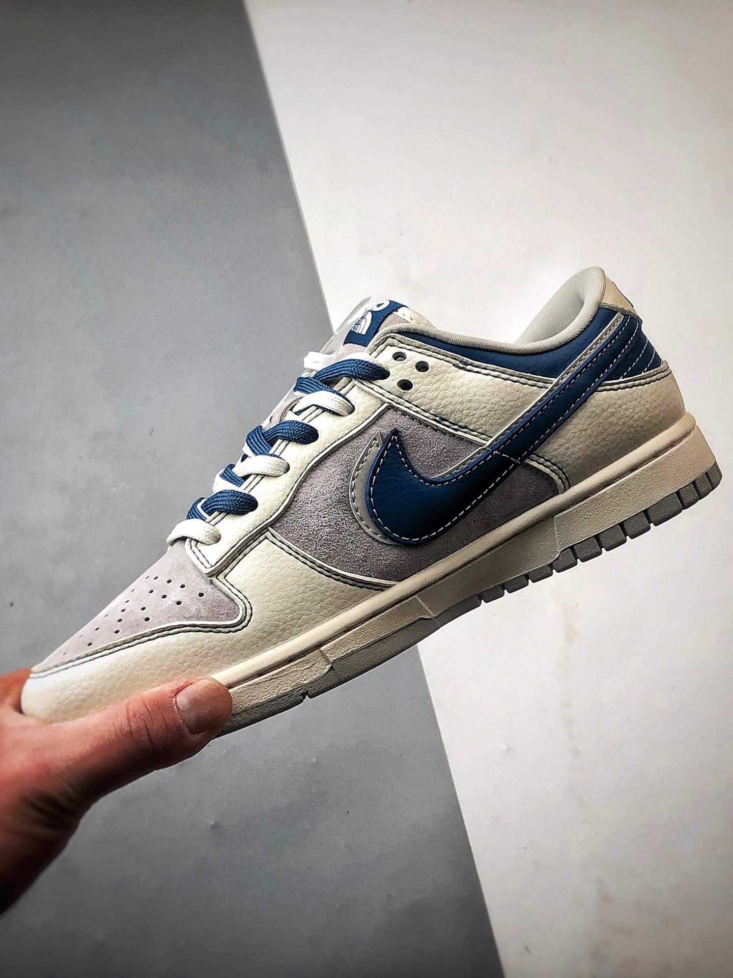 NK Dunk Low Retro ”DIY高端定制” 北面蓝灰双钩 低帮休闲运动板鞋 DM6868-040