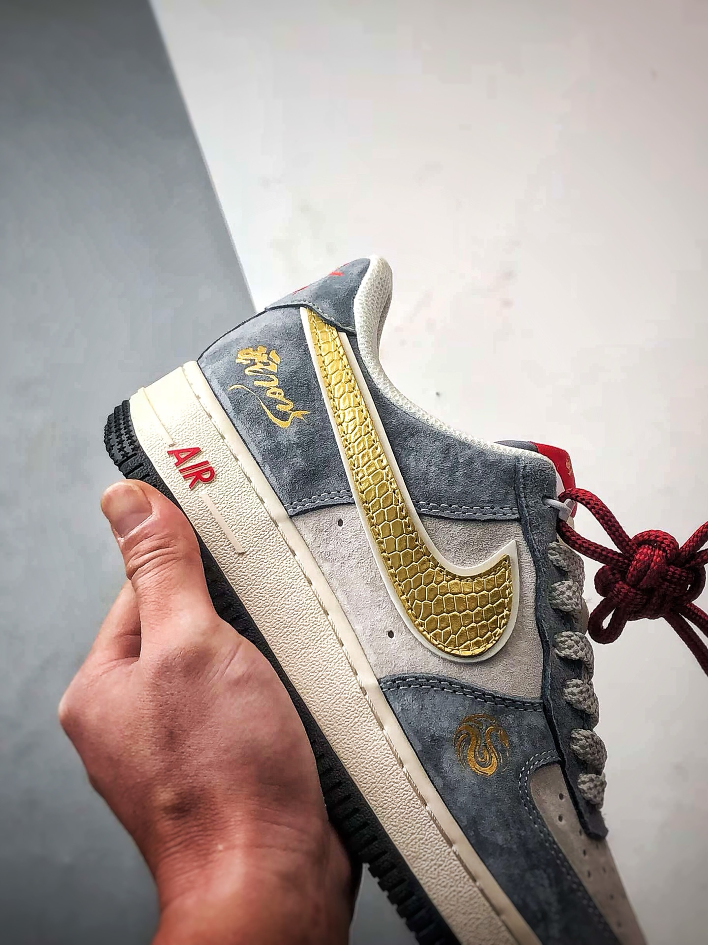 Air Force 1 Low 蛇年灰蓝金钩  XZ2025-688