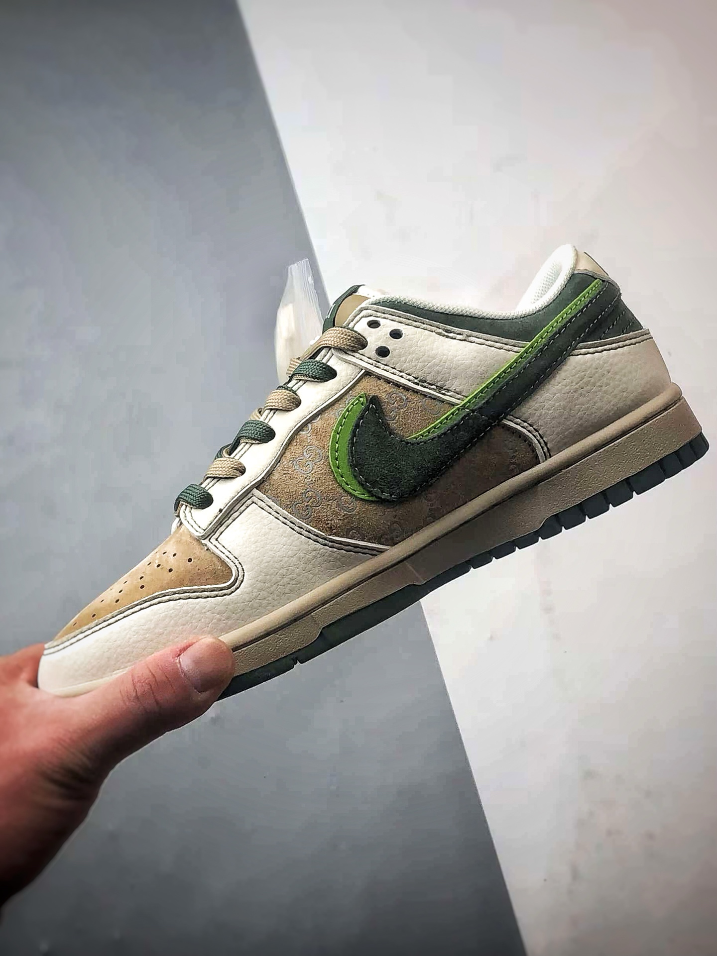 NK Dunk Low Retro ”DIY高端定制” 古驰米棕绿钩 低帮休闲运动板鞋   DM6868-025