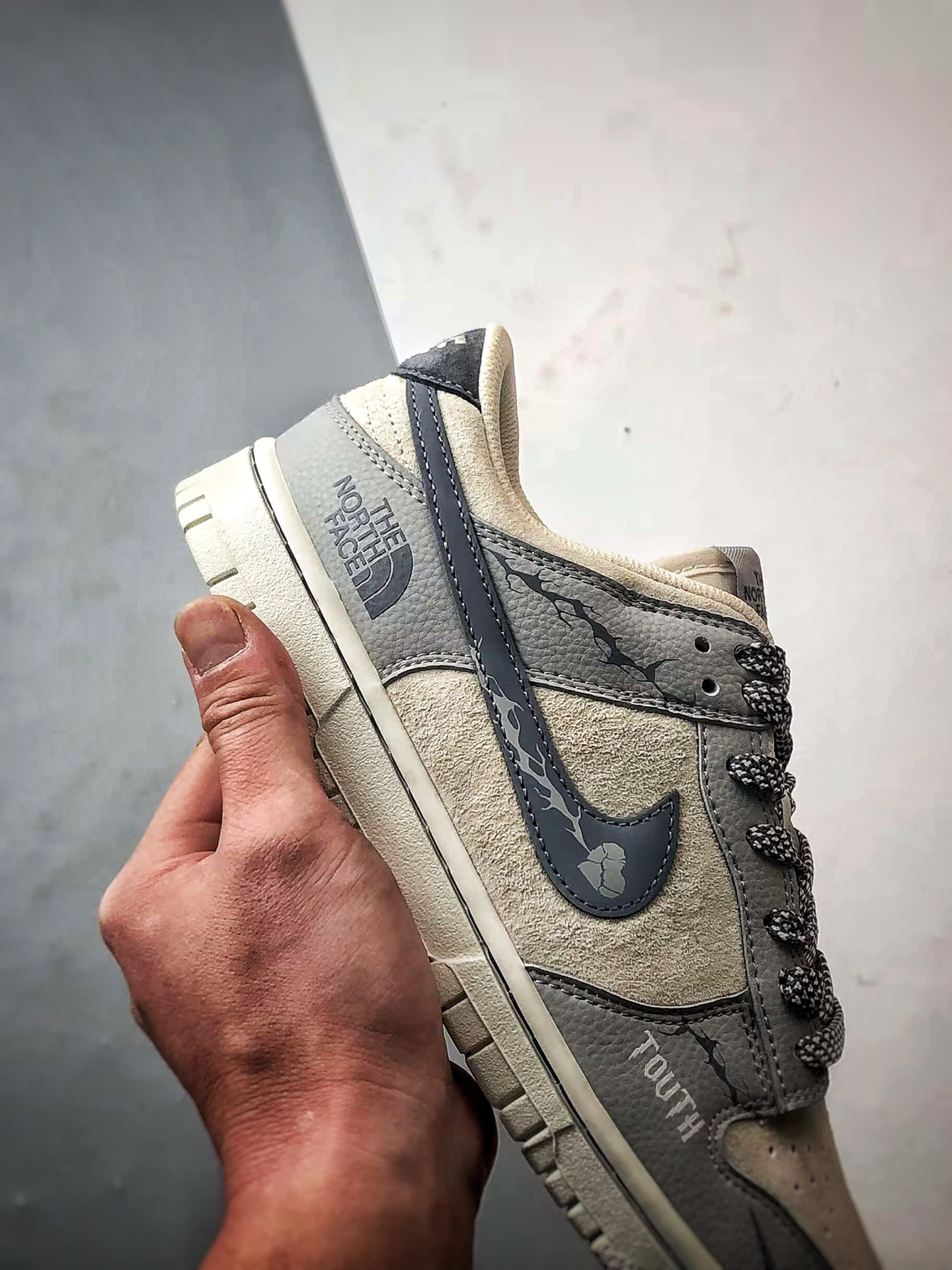 NK Dunk Low Retro ”DIY高端定制” 北面米灰反光钩低帮休闲运动板鞋  DJ2024-105