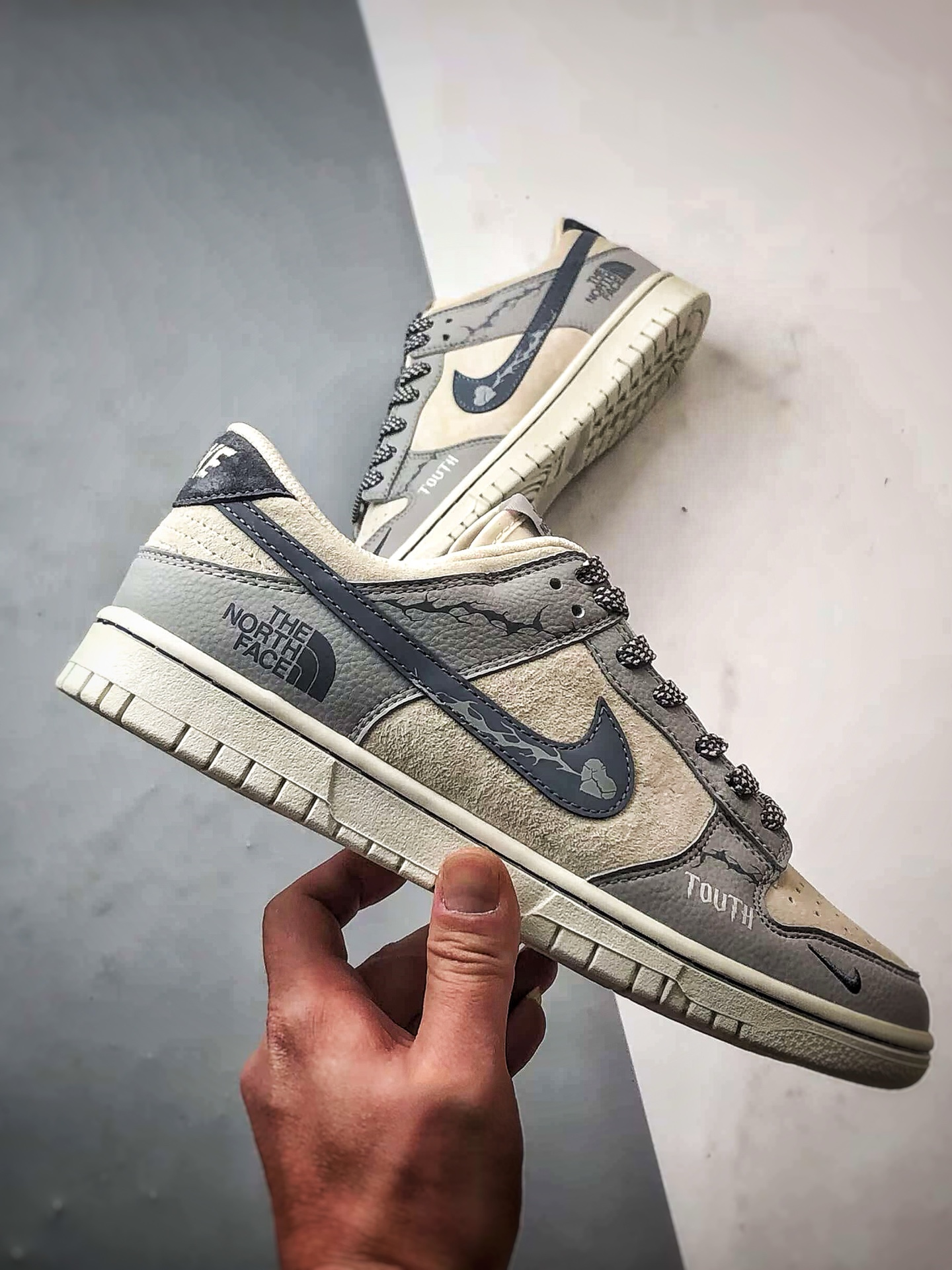 NK Dunk Low Retro ”DIY高端定制” 北面米灰反光钩低帮休闲运动板鞋  DJ2024-105