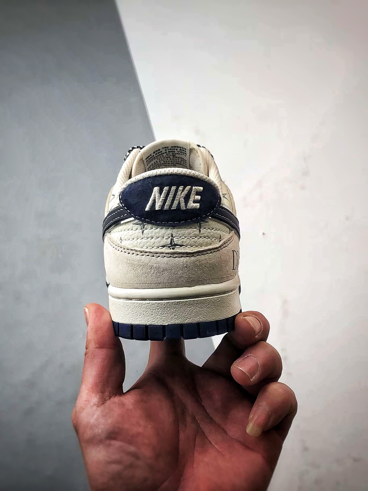 NK Dunk Low Retro ”DIY高端定制” 迪奥石头岛米藏蓝反光钩低帮休闲运动板鞋  DJ2024-085