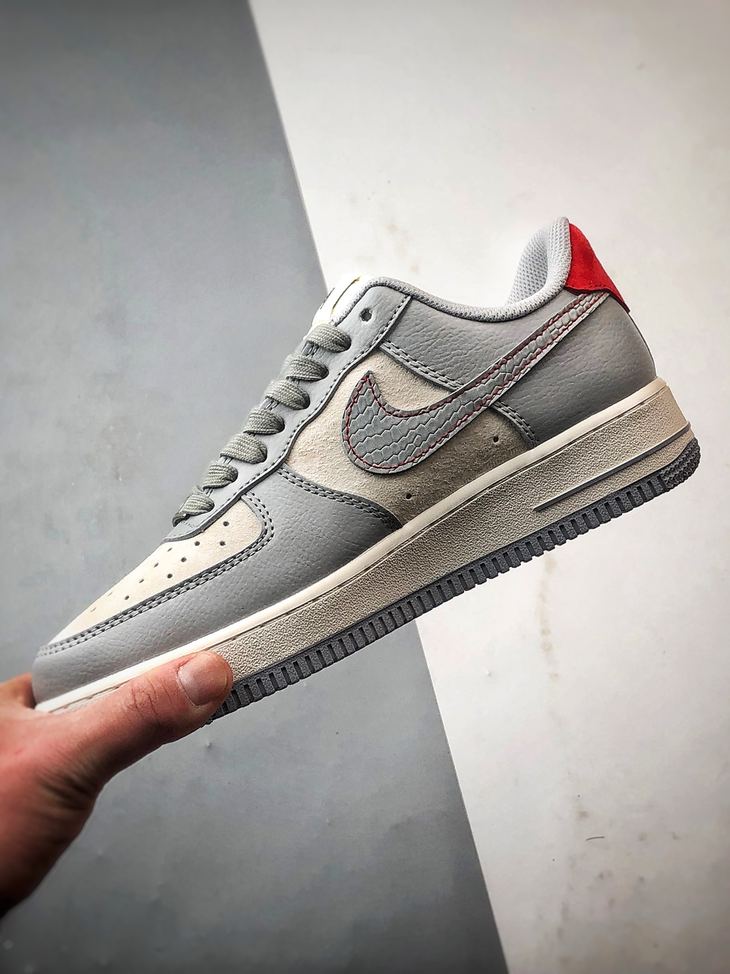 Stussy x Air Force 1 Low 蛇年米灰红 DM6688-027