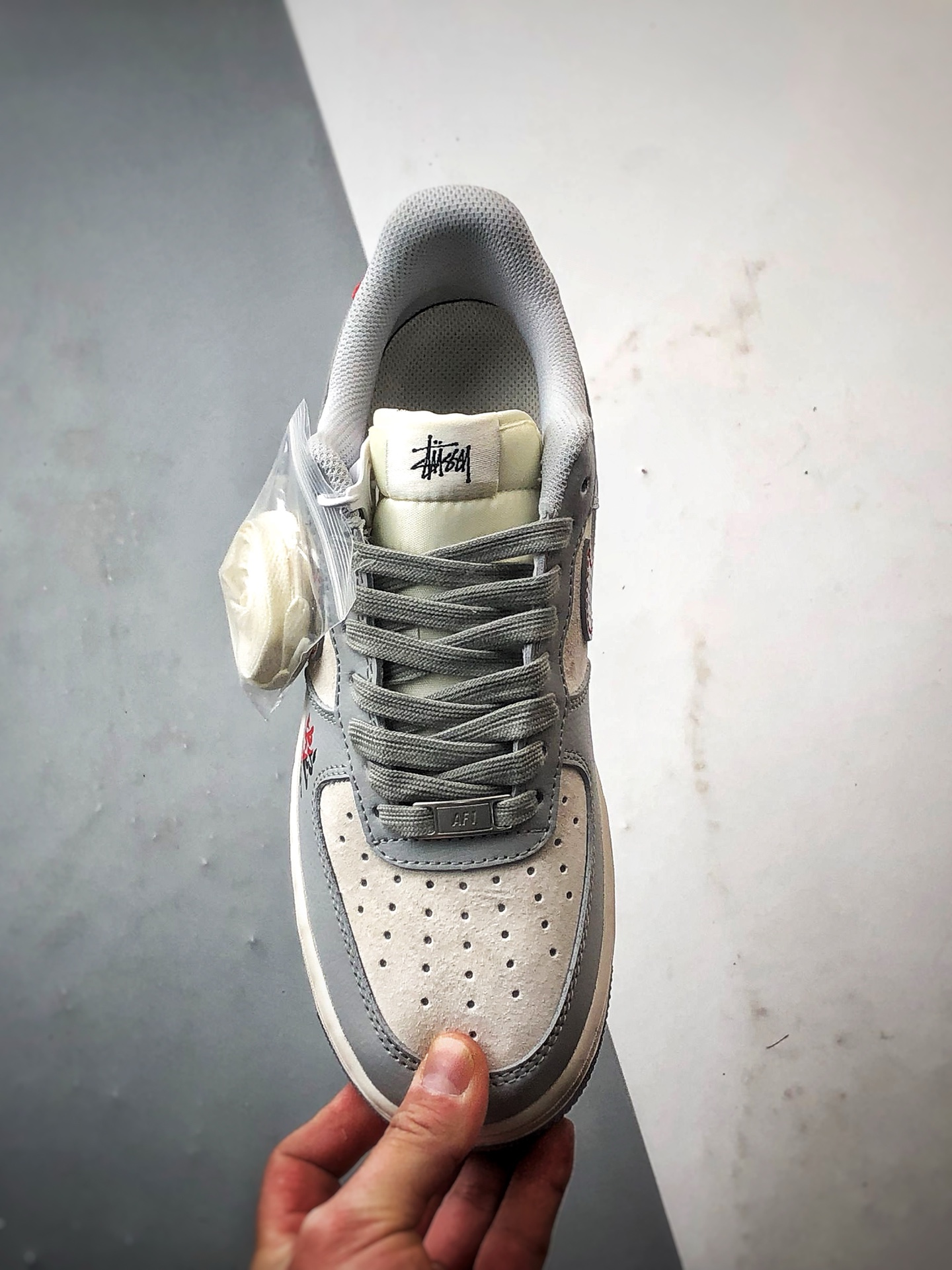 Stussy x Air Force 1 Low 蛇年米灰红 DM6688-027