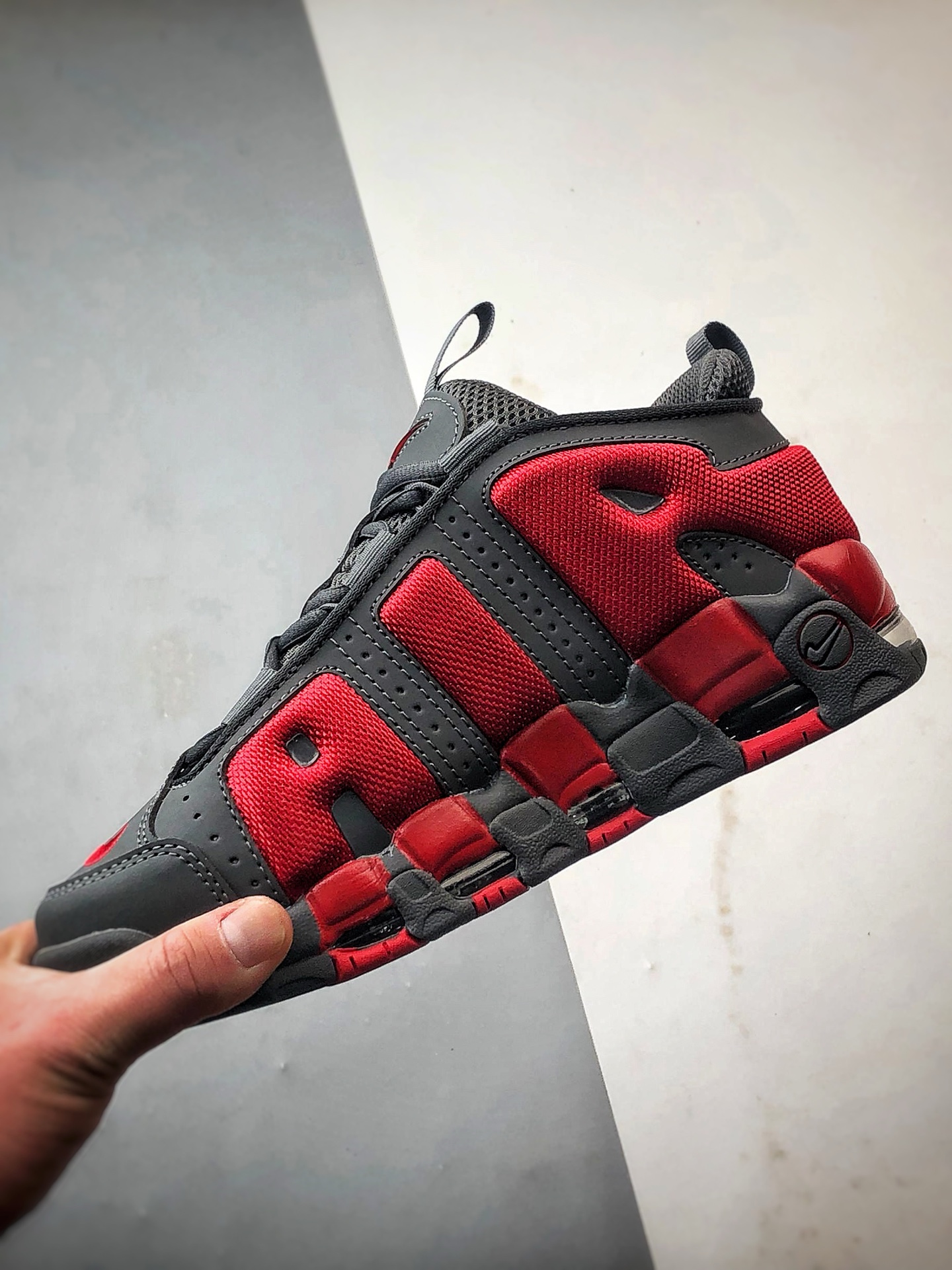 NK Air More Uptempo Low 深灰红  FZ3055-002
